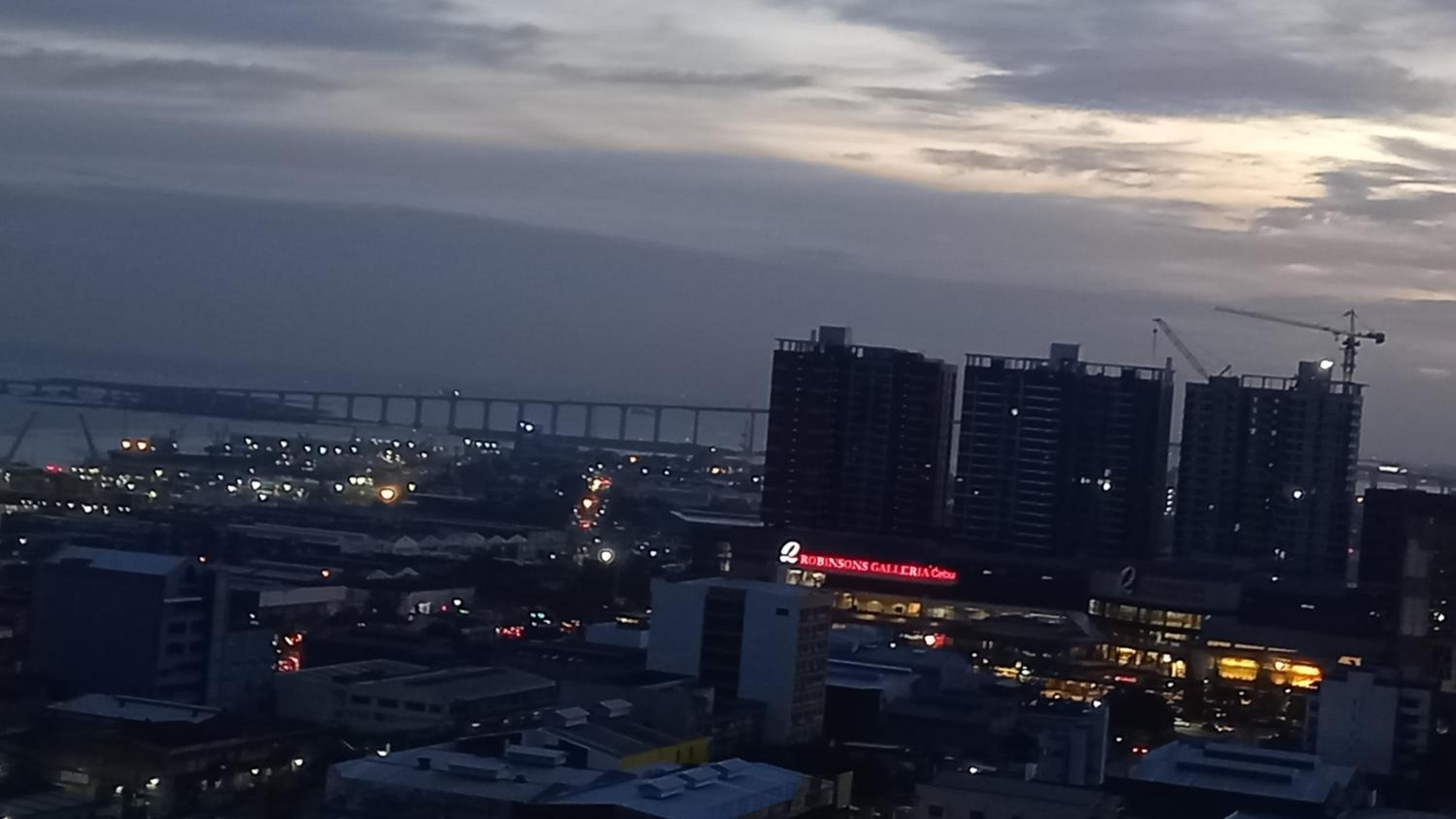 Unit in S Marino Residence,walking distance tò SM City,G Mall of Cebu,Robinsons Galleria