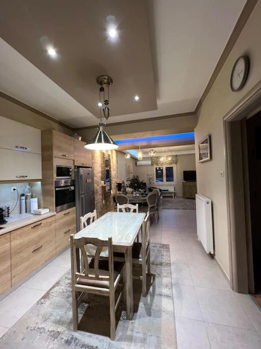 Corner House Volos