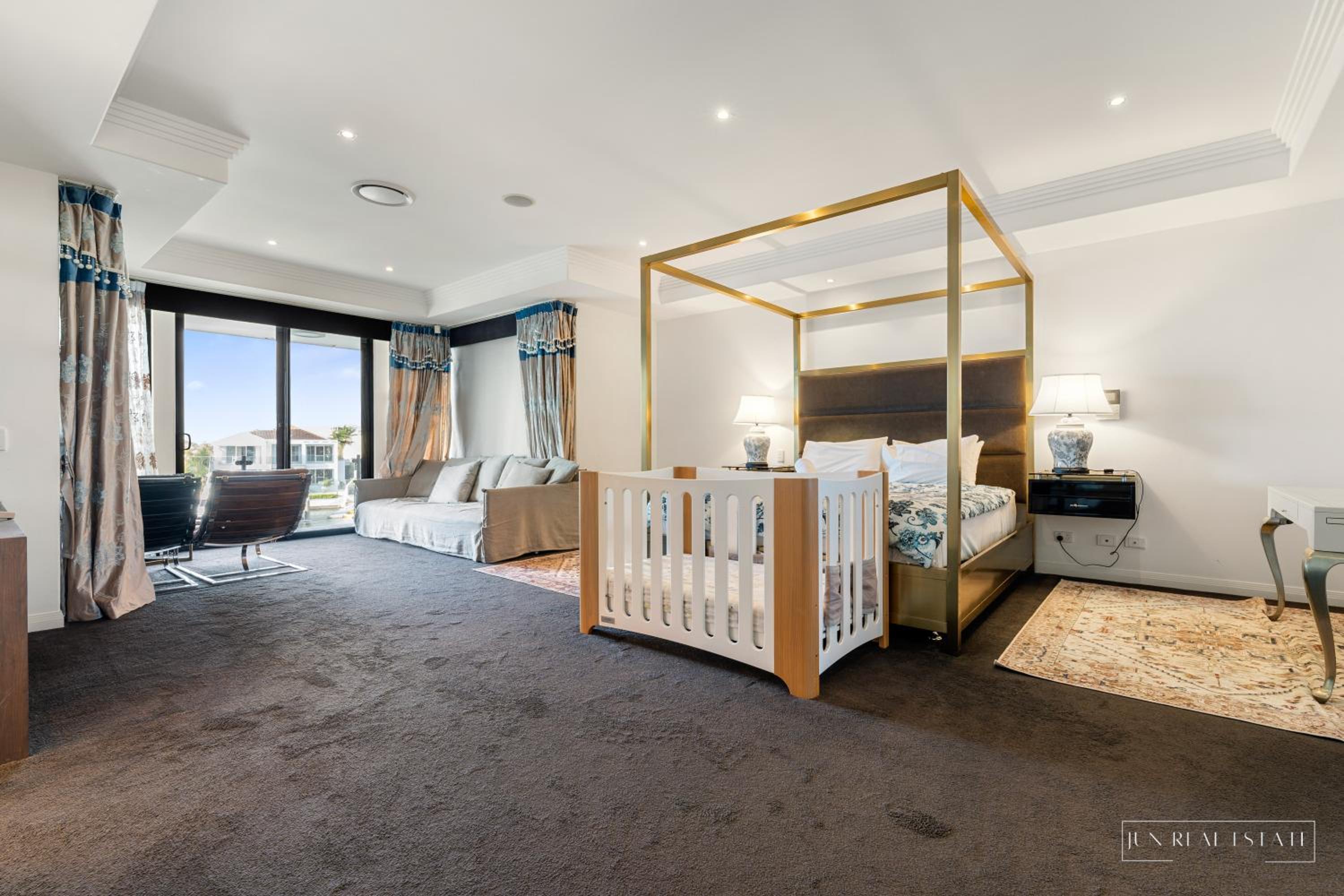 stunning prestige residence