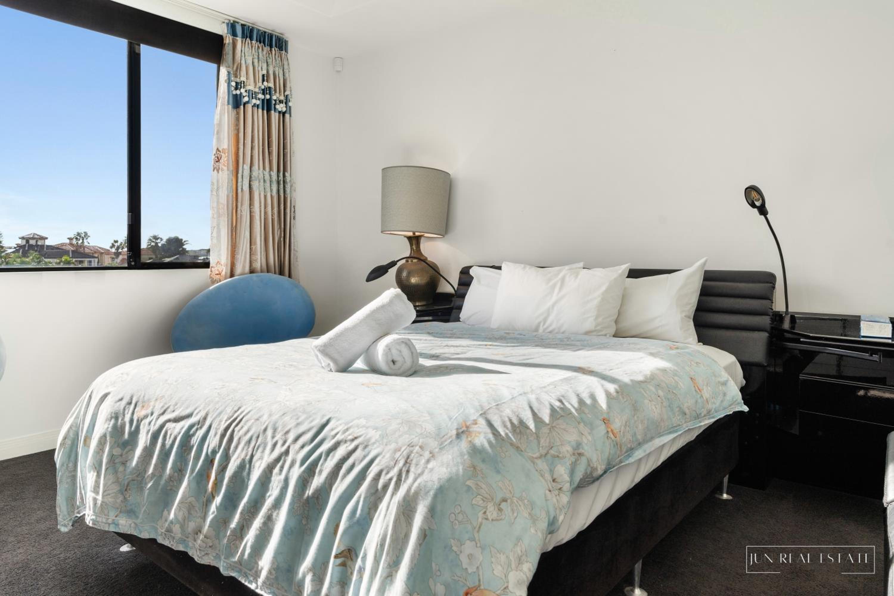 stunning prestige residence