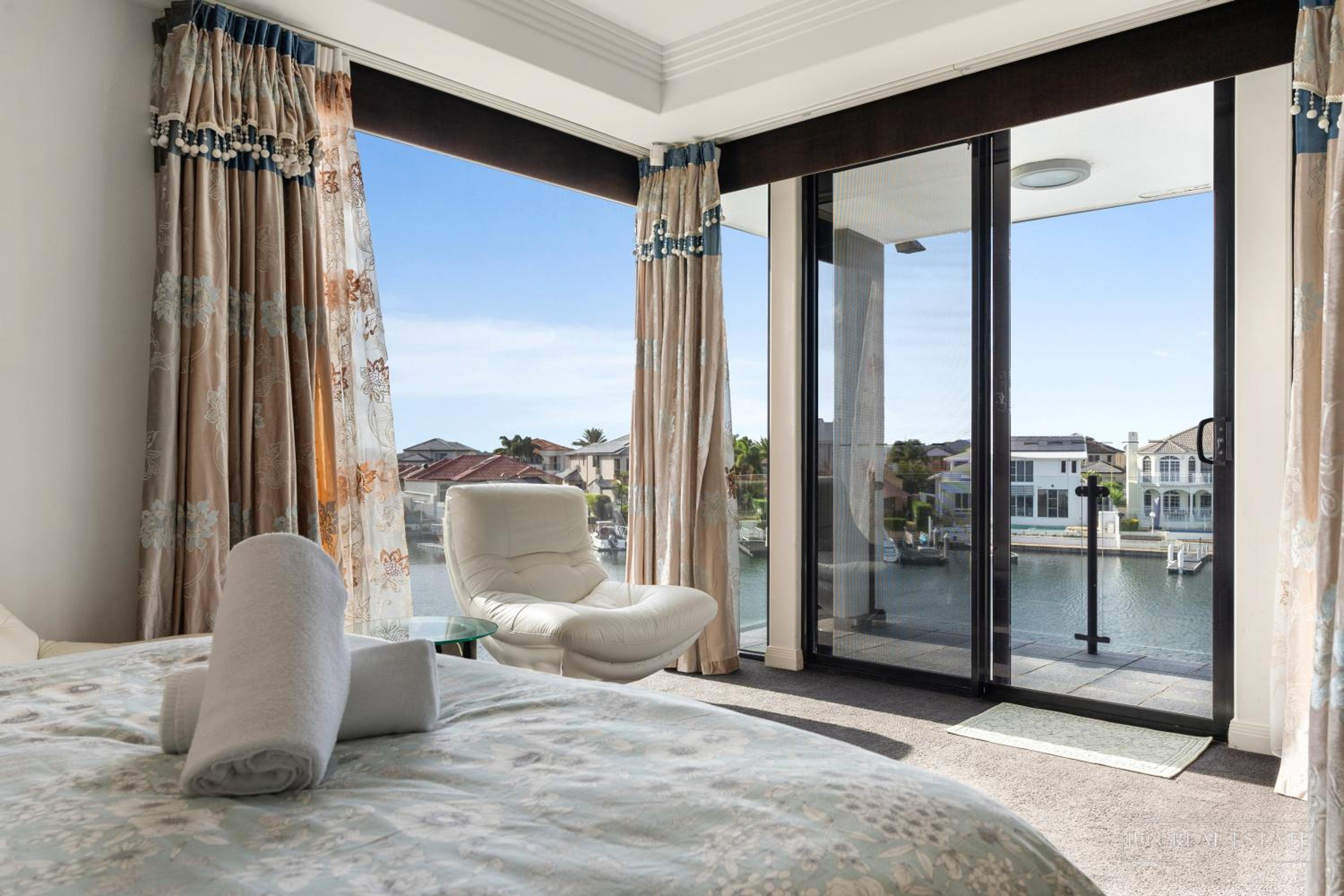 stunning prestige residence