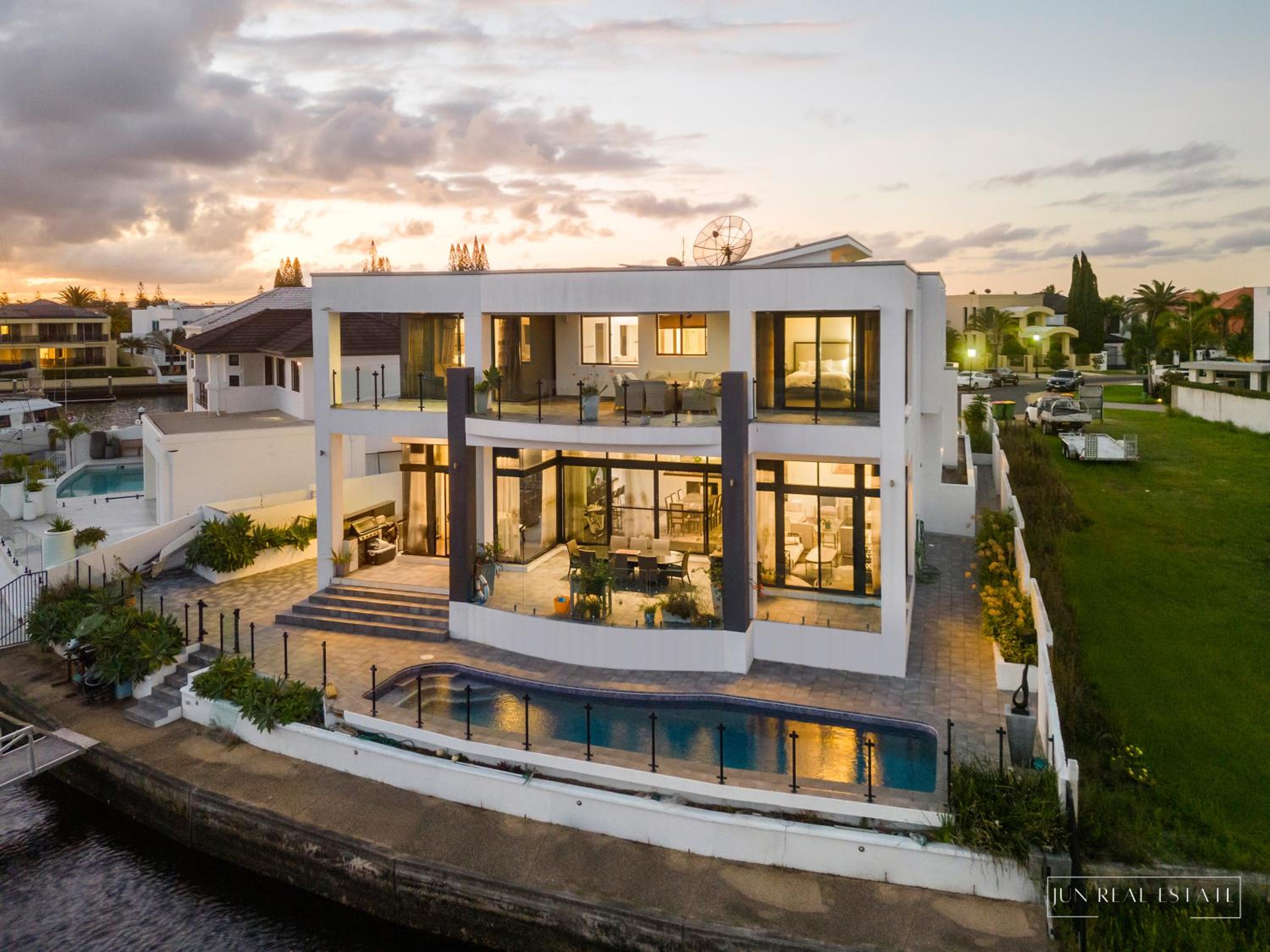 stunning prestige residence