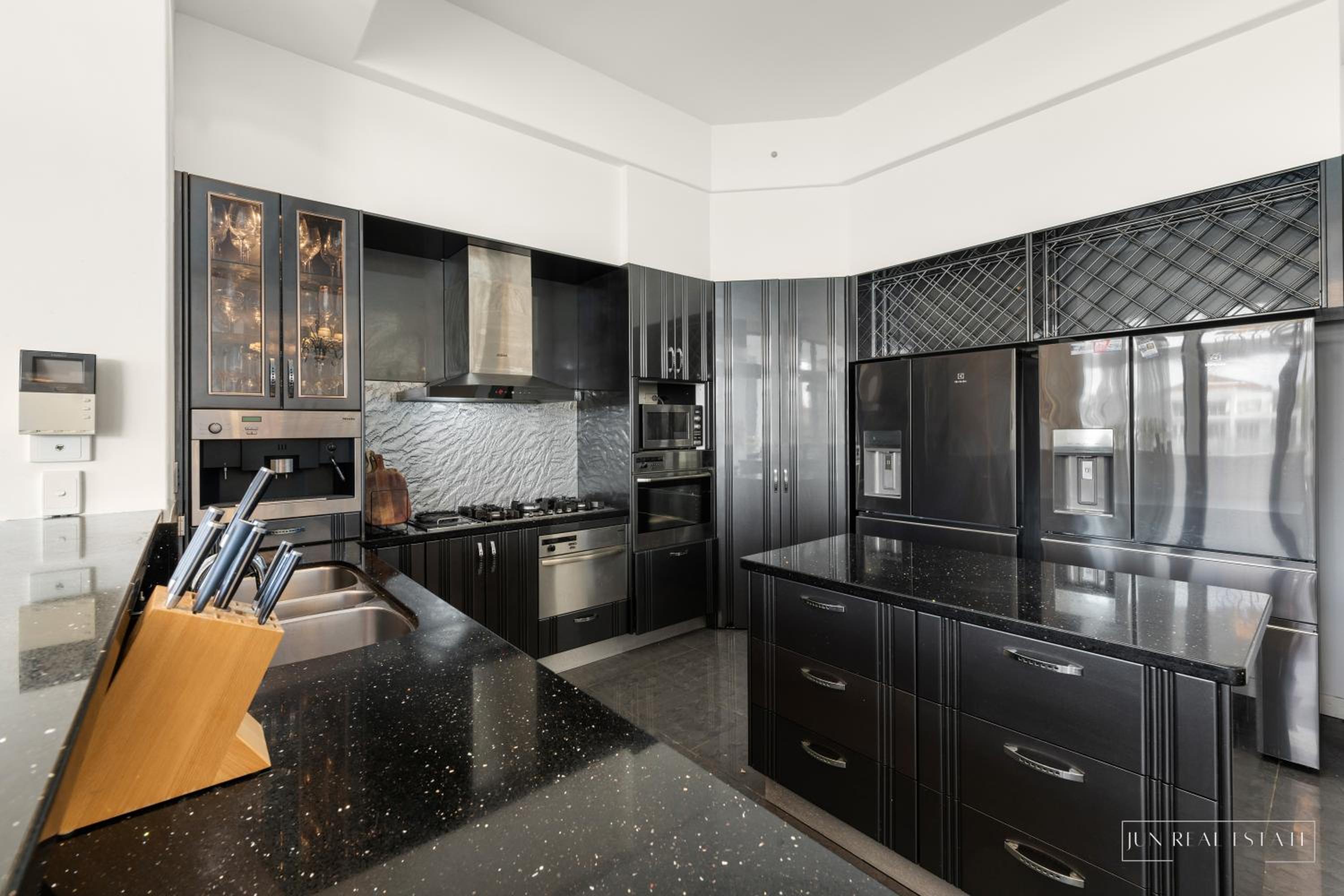 stunning prestige residence