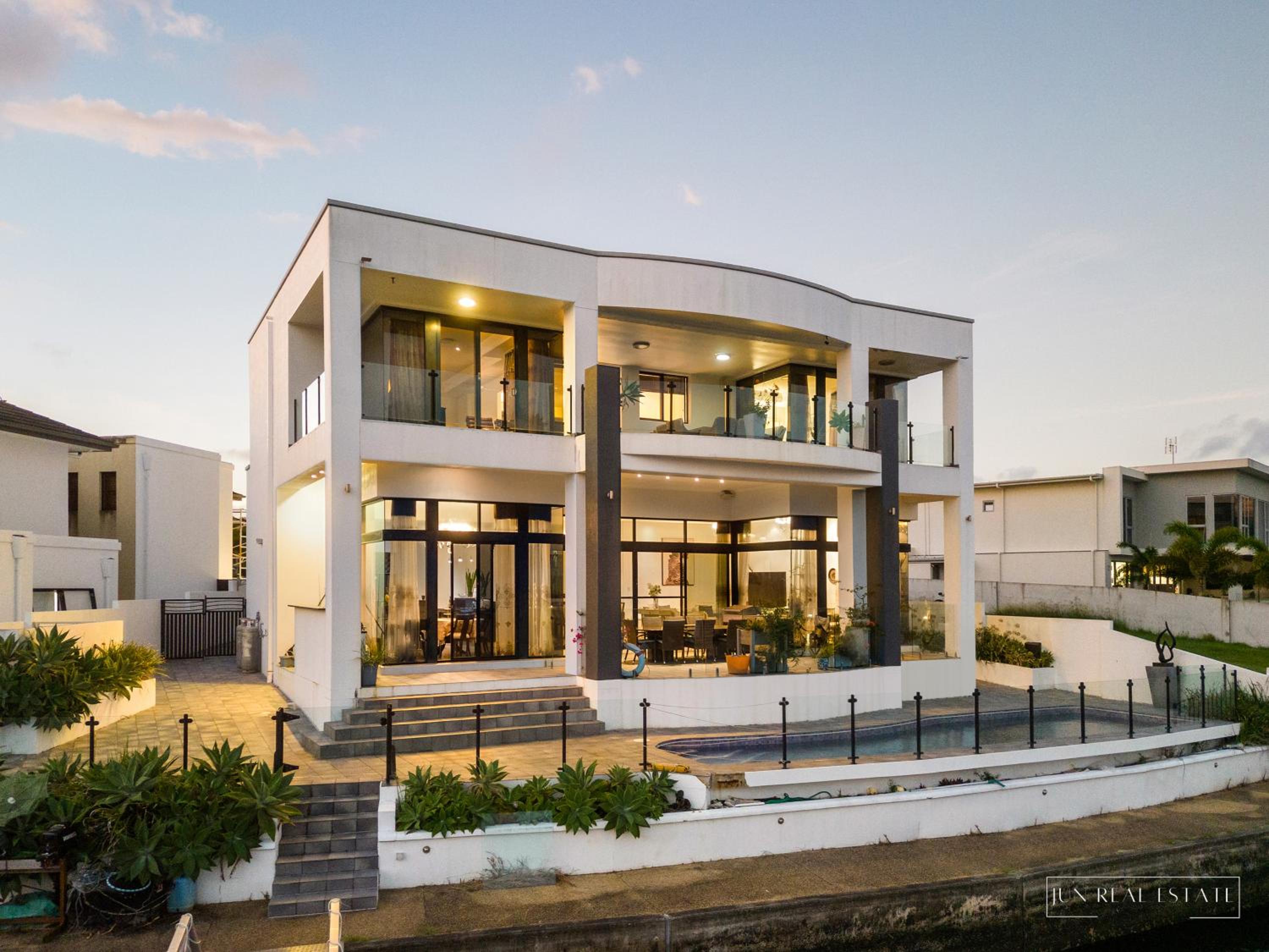 stunning prestige residence