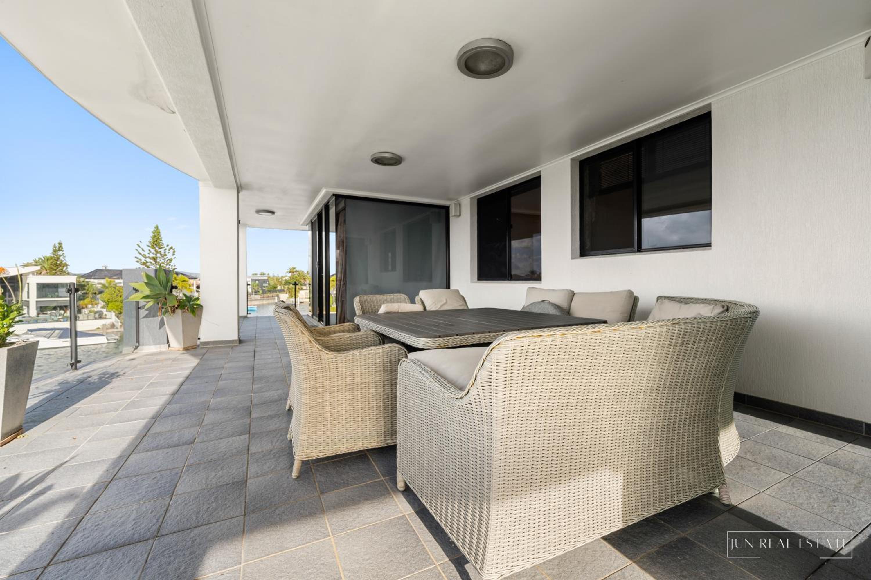stunning prestige residence