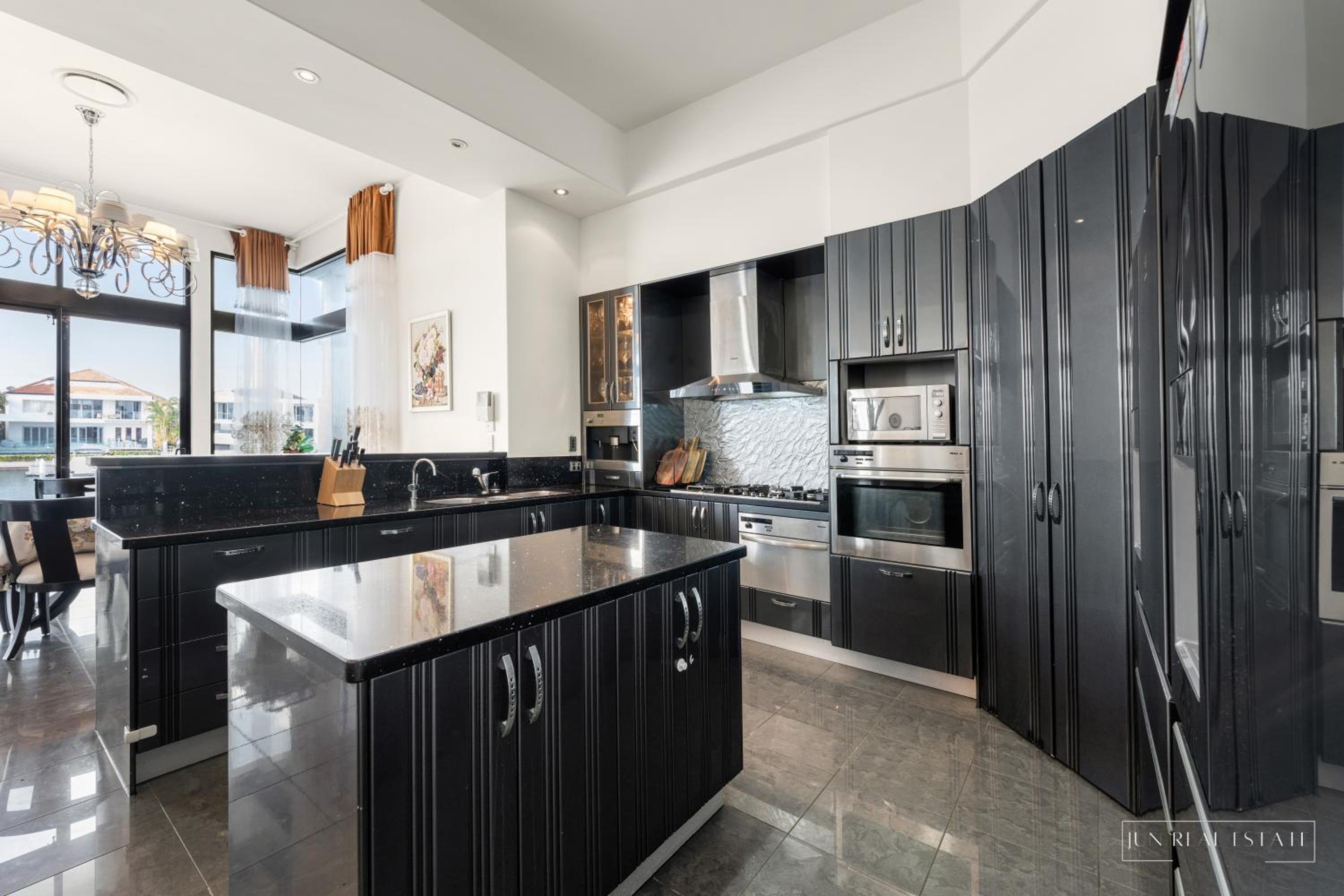 stunning prestige residence
