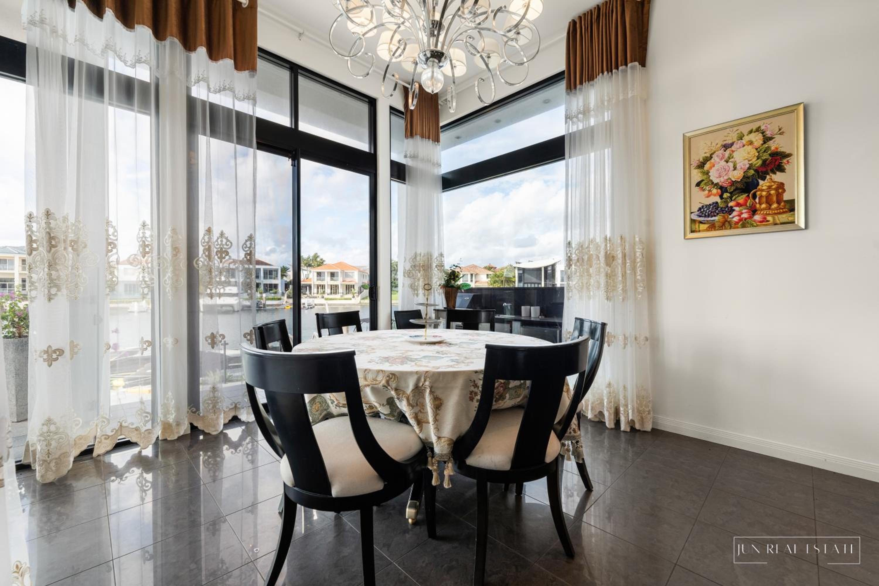 stunning prestige residence