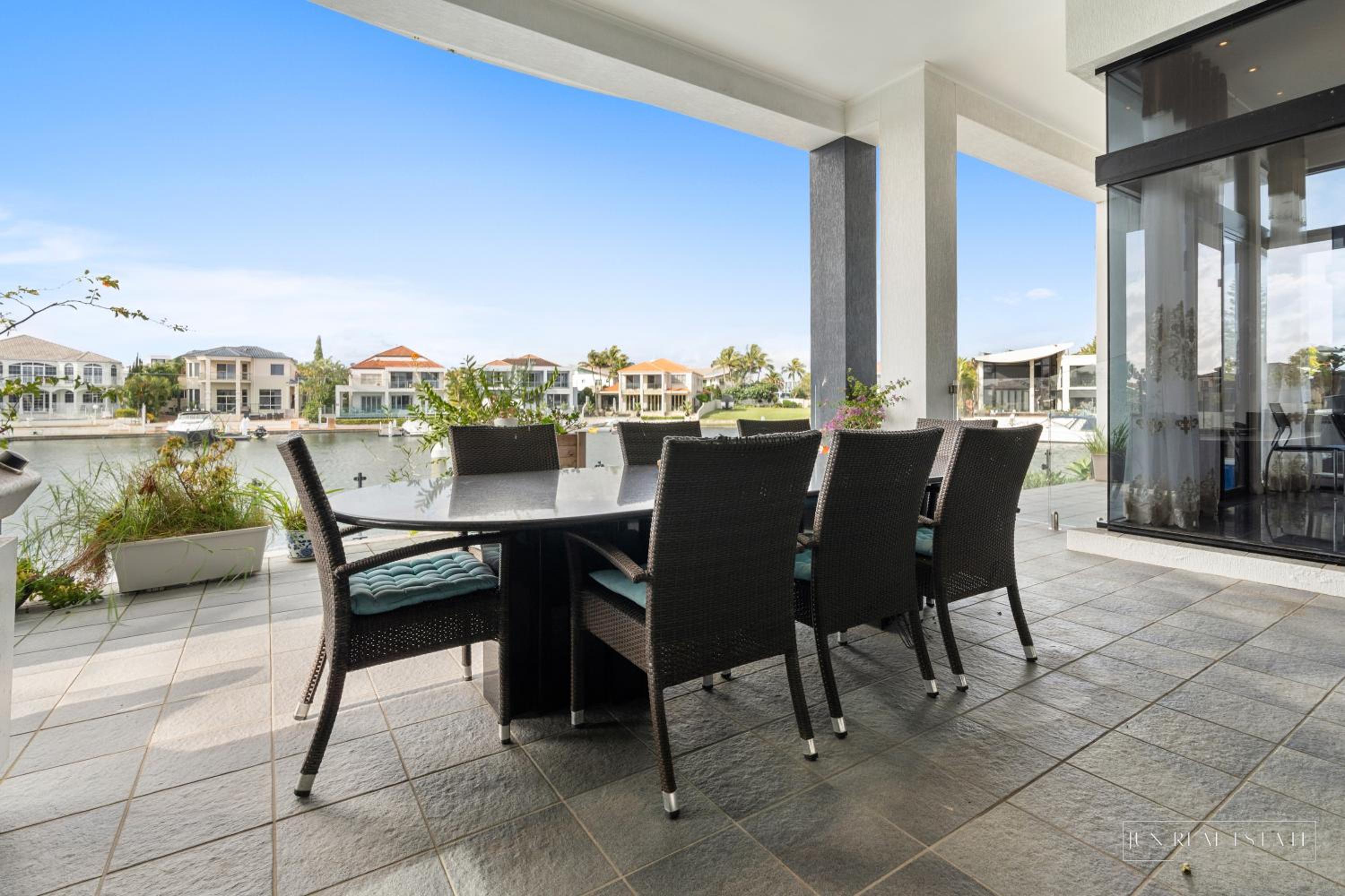 stunning prestige residence