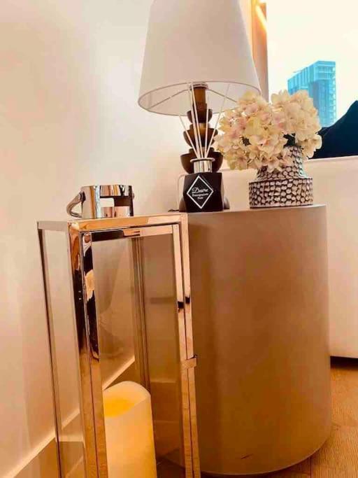 Large 3 Bed 3 Bathrooms Penthouse with terrace and City views in London