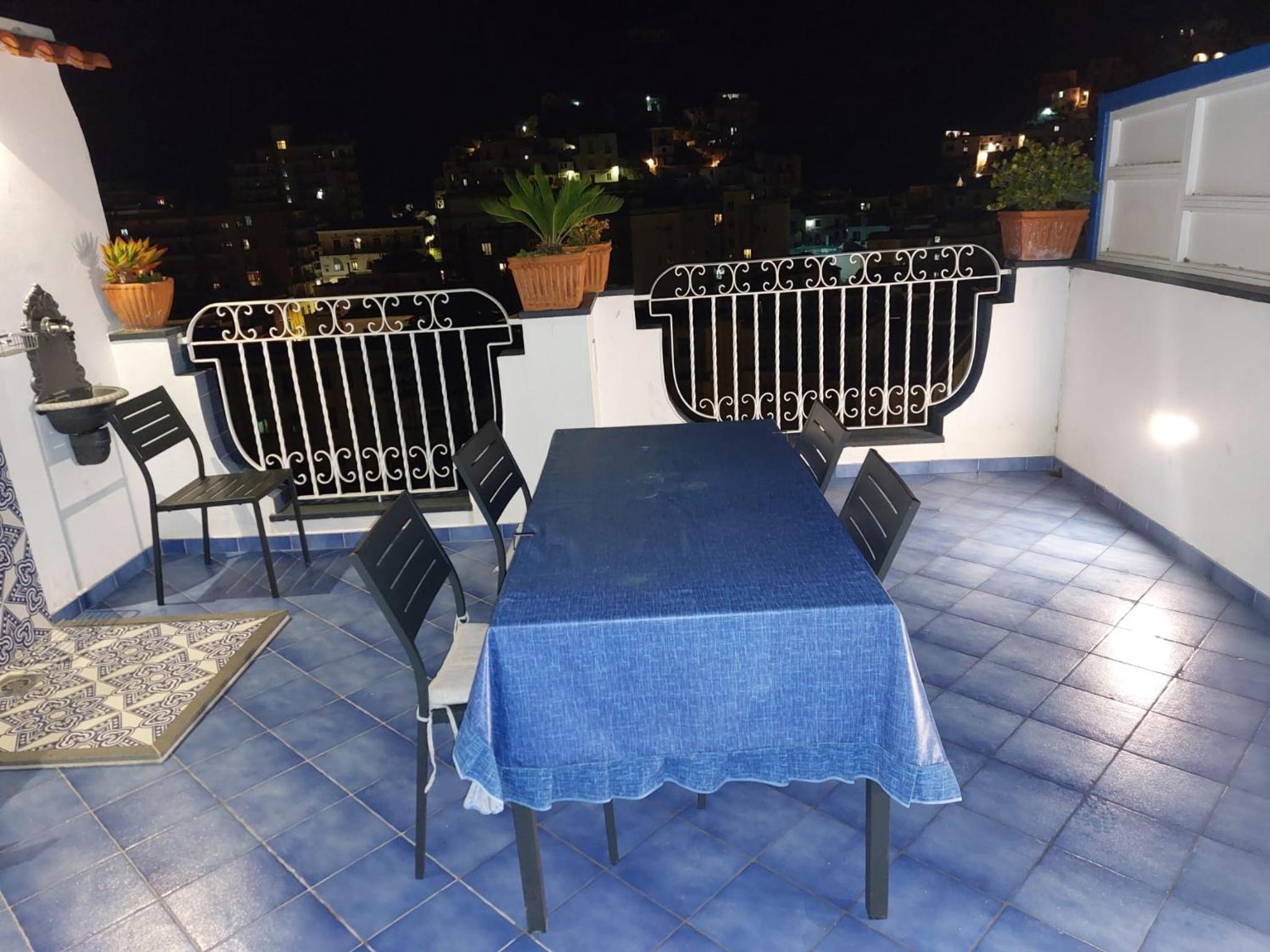 Levante - charming apartment with sea-view terrace, fits up to 7 guests photo 2