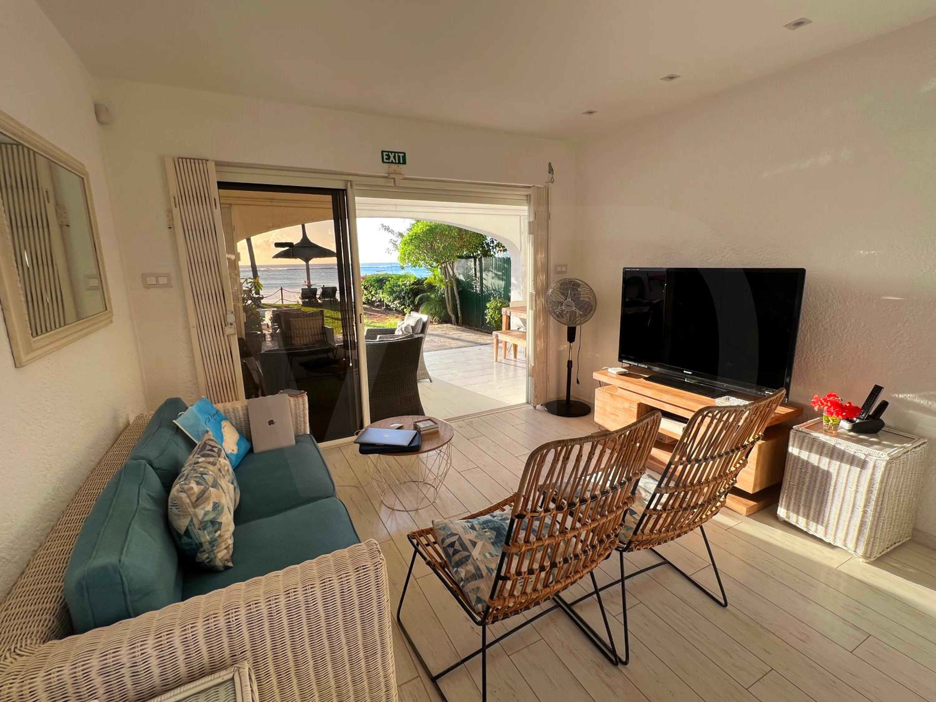 Caro's Beachfront