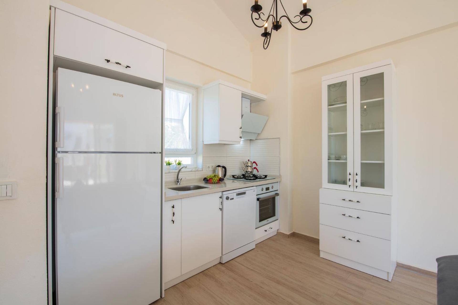 SunTeos Villa Suites - Image 53