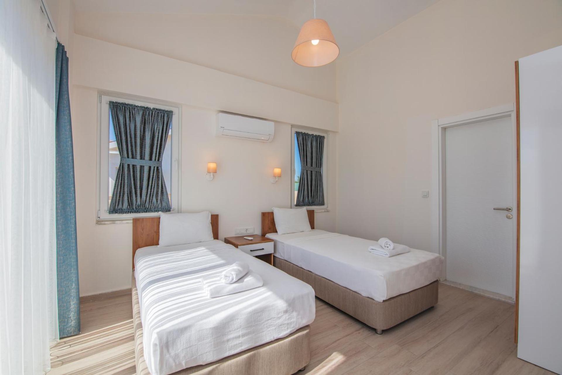 SunTeos Villa Suites - Image 55
