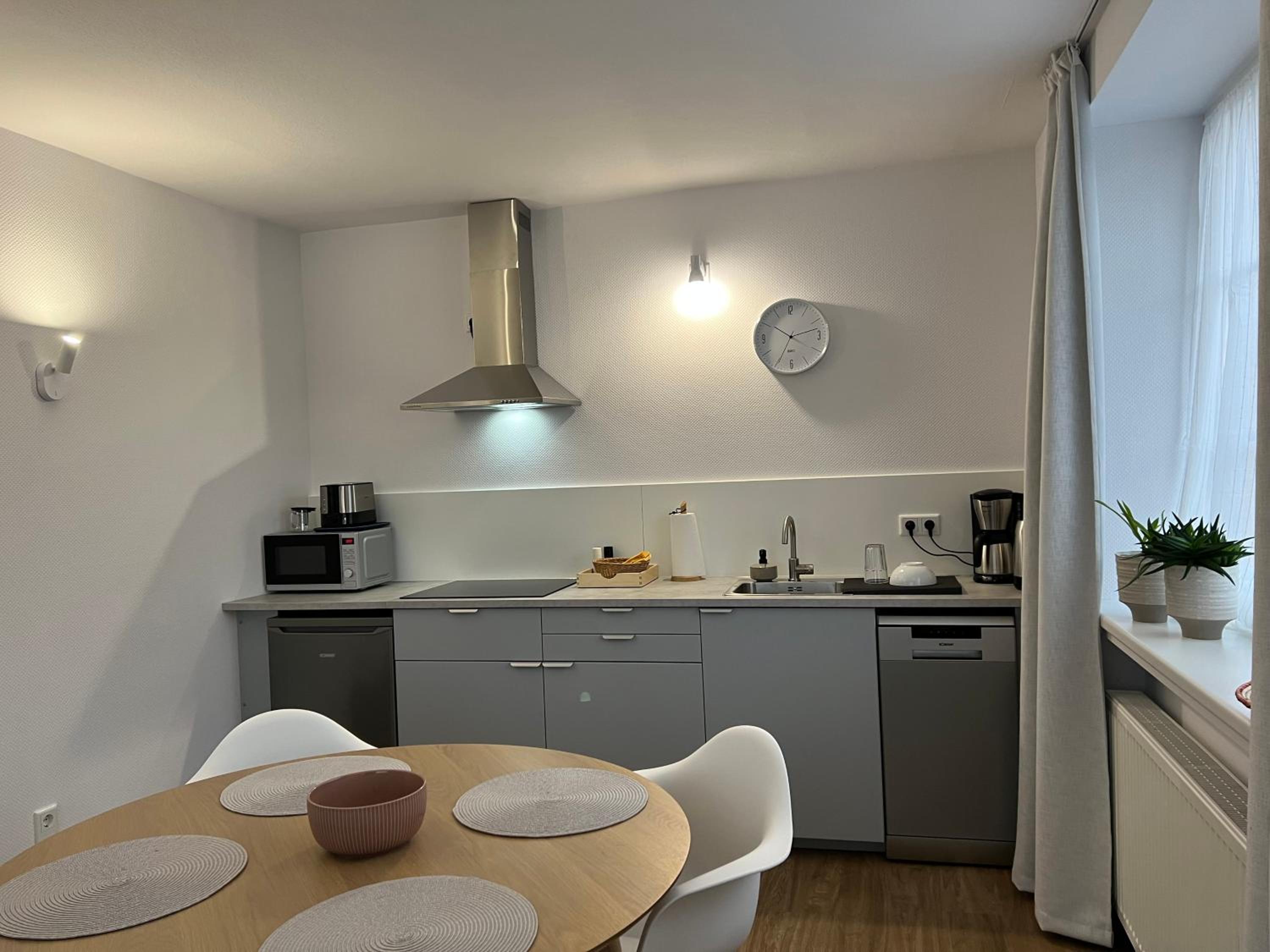 Fi-Eck Apartments