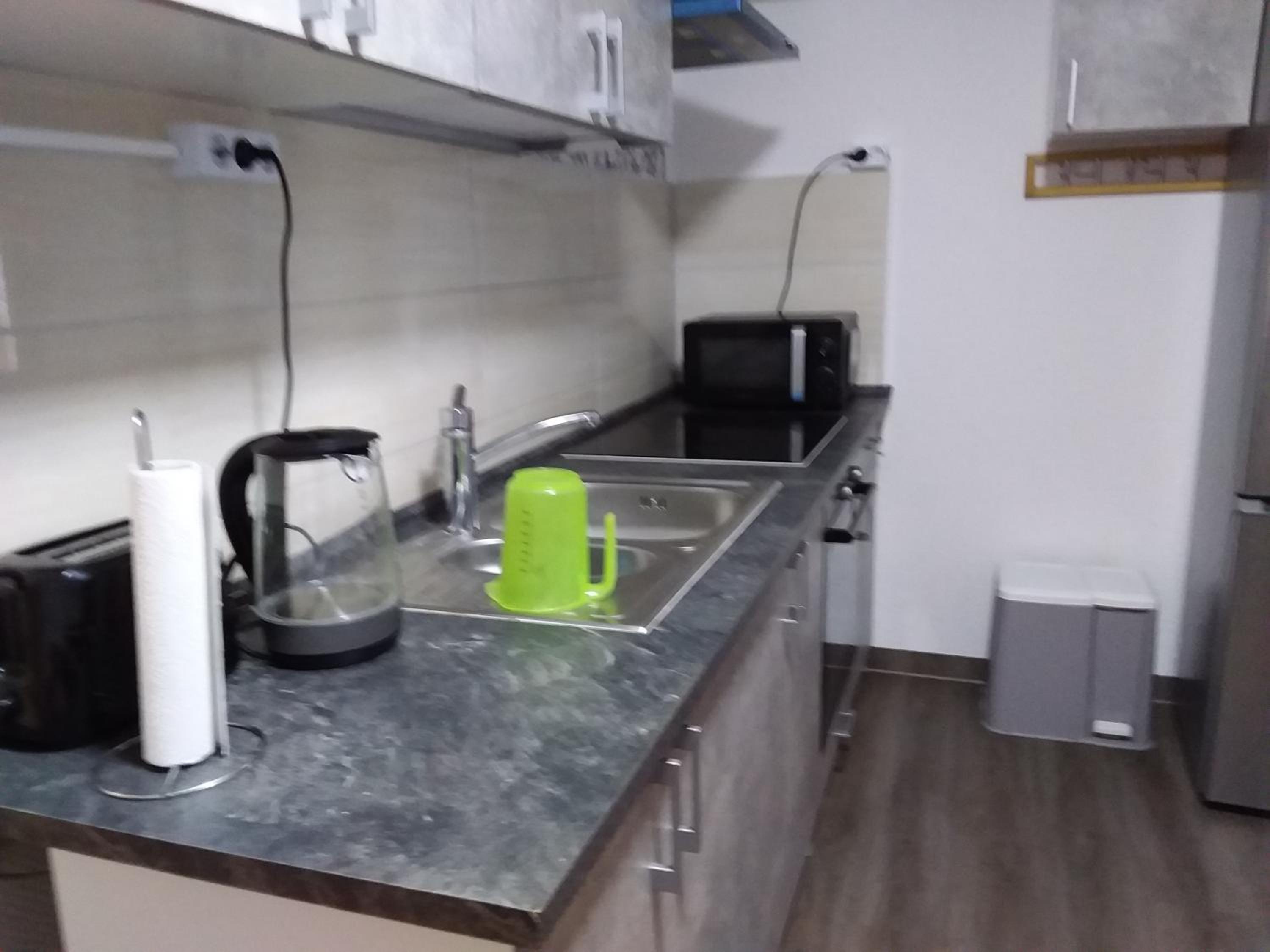 NGUYEN LE 3 Schlafzimmer, 7 Bette,Dusche, 2 WC , Küche ab 2 Übernachtungen