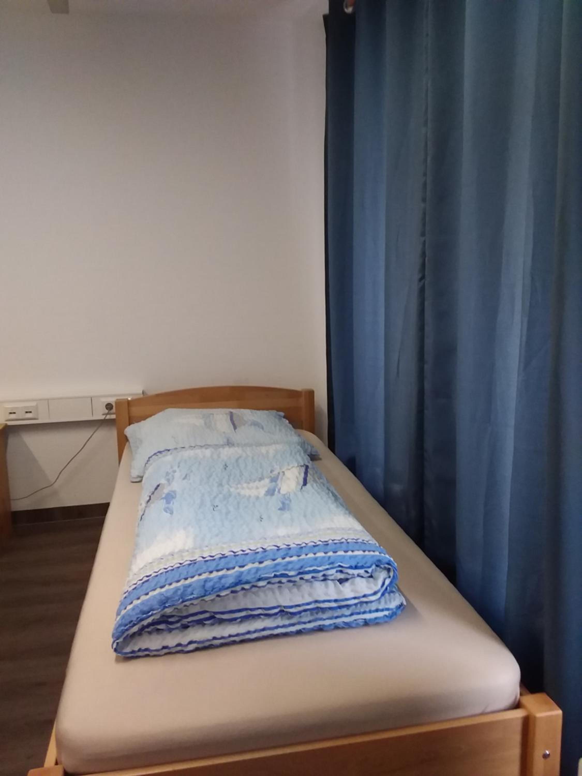 NGUYEN LE 3 Schlafzimmer, 7 Bette,Dusche, 2 WC , Küche ab 2 Übernachtungen
