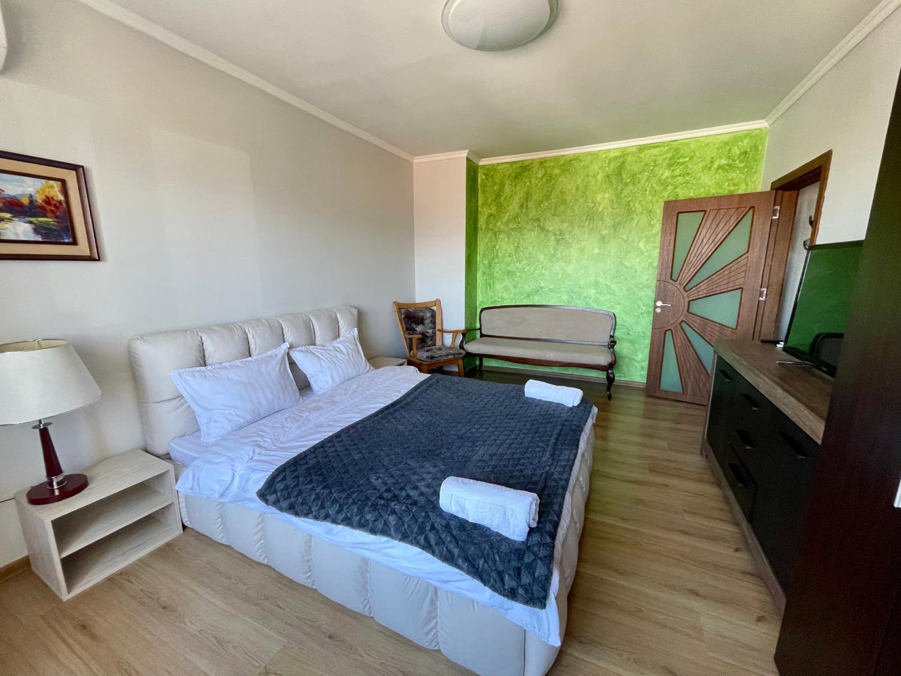 Amazing view central 1 bedroom apartment view 5