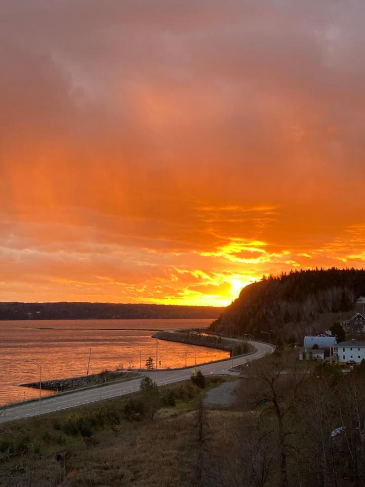 Suite 2 Flèche du fjord vue Saguenay Mont Valin