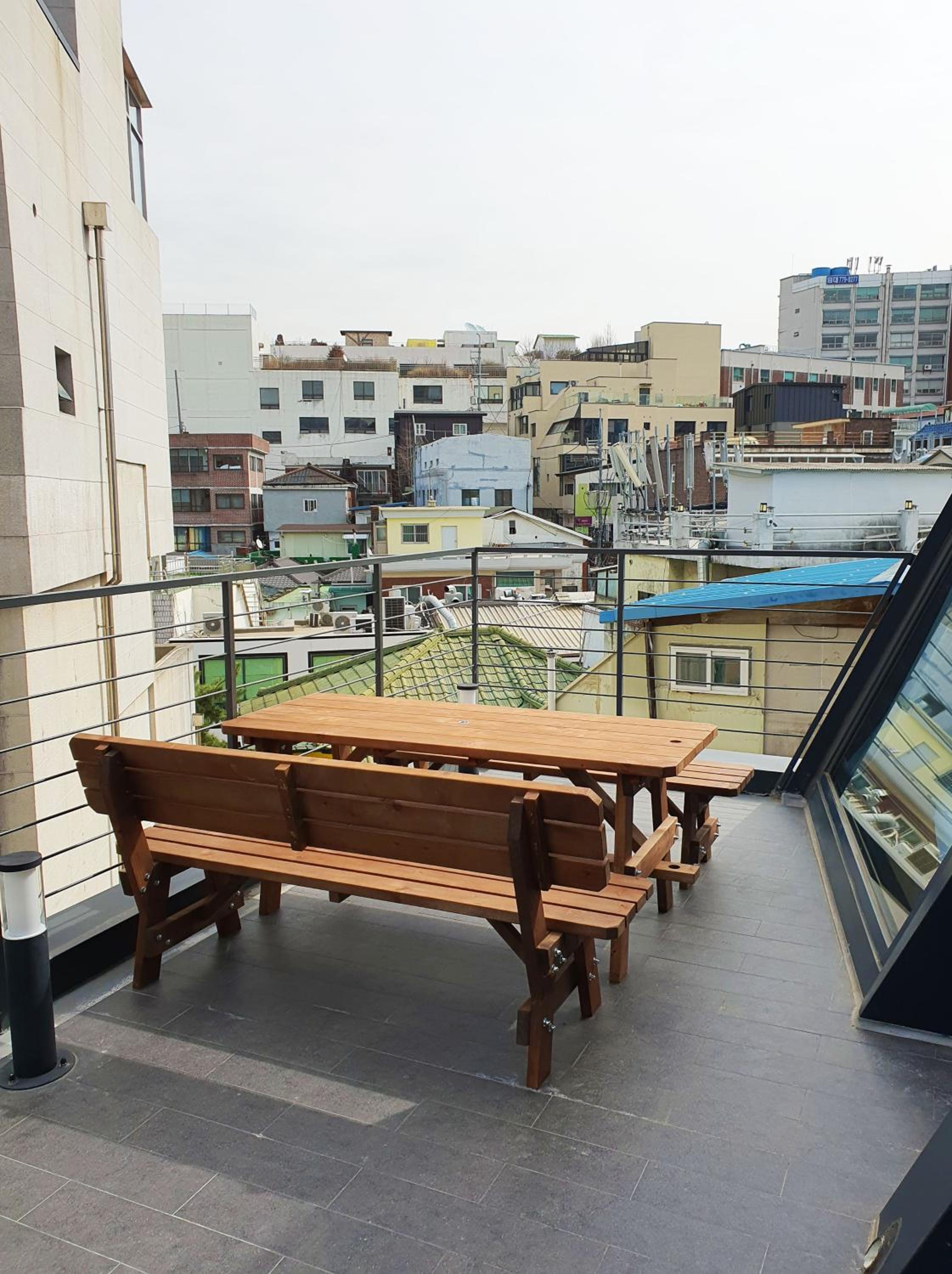 YOLO Guesthouse