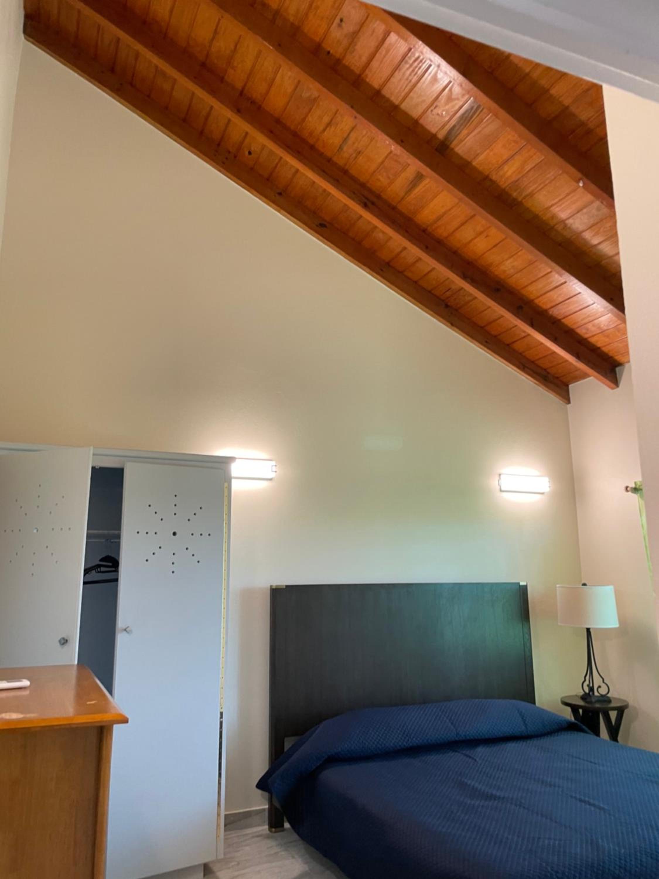 Poinciana Apartments - Holiday Rental