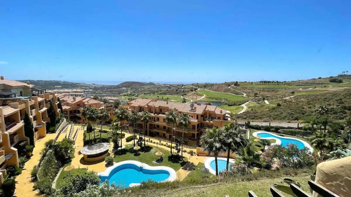 Modern Calanova Sea Golf apartment