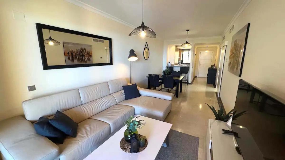 Modern Calanova Sea Golf apartment