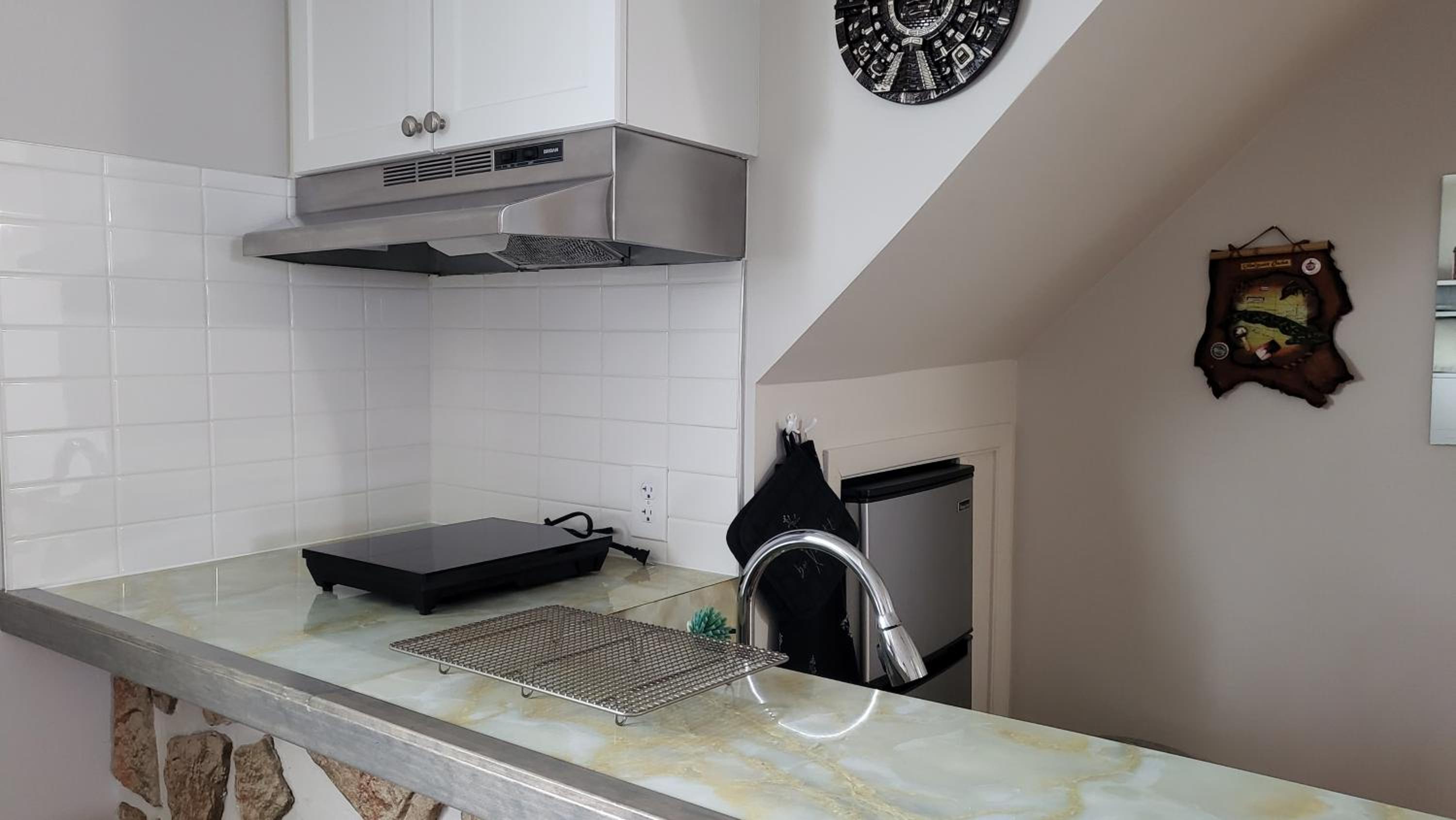 Private trendy studio with fireplace