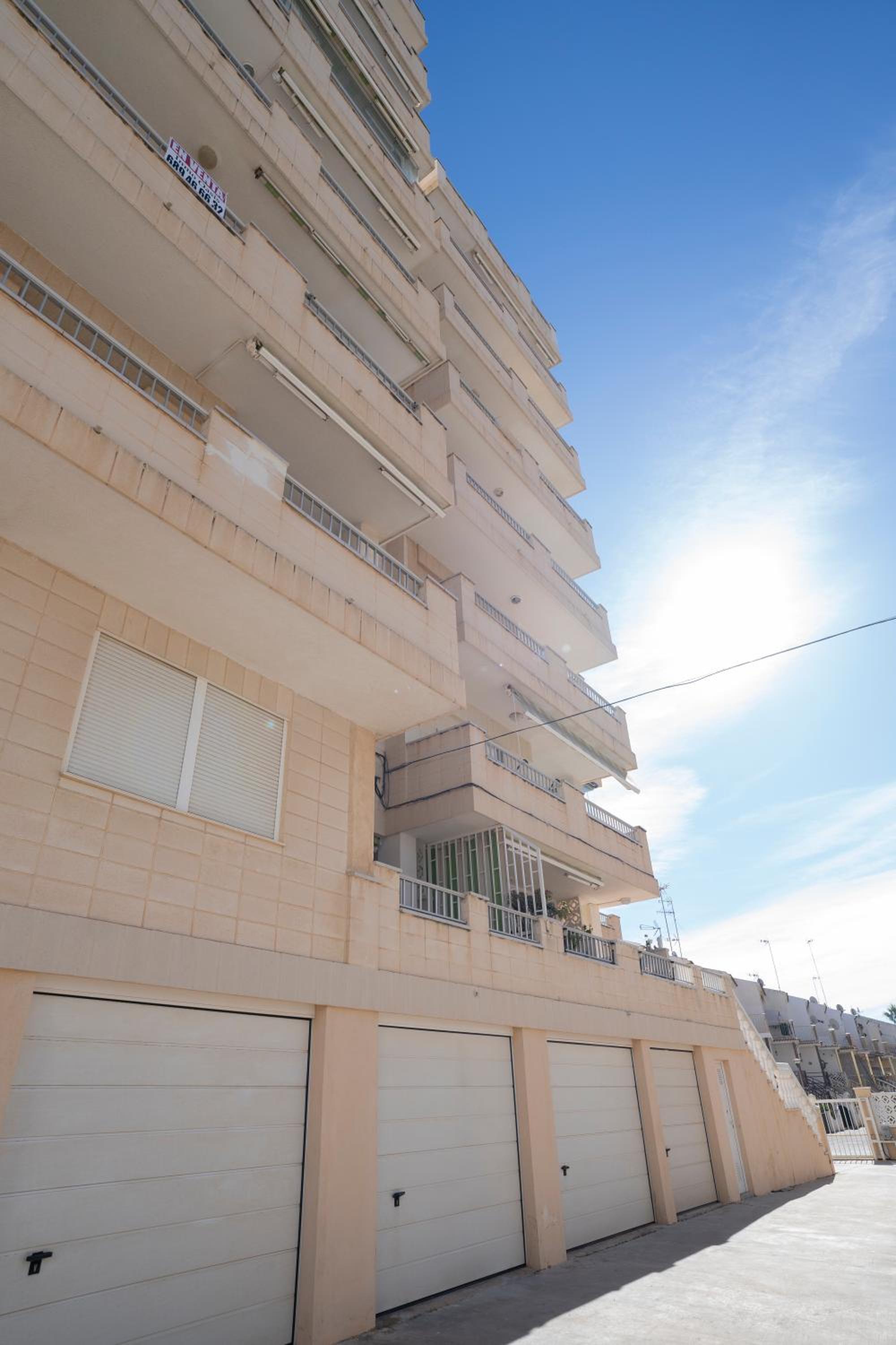Apartamento a 50 metros del mar con párking view 2