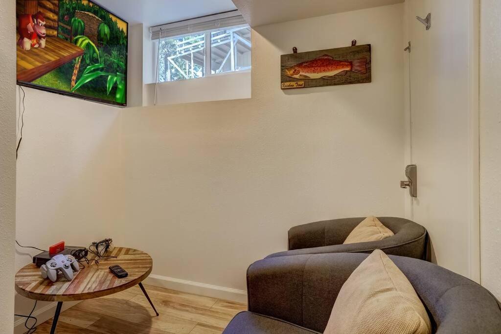 Spacious Lakeview Heavenly Mountain Escape! view 4