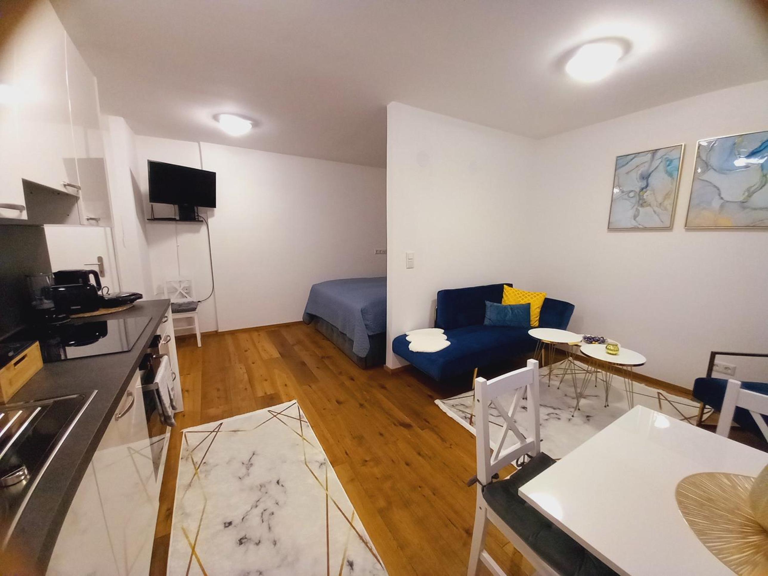 Lauro Apartment