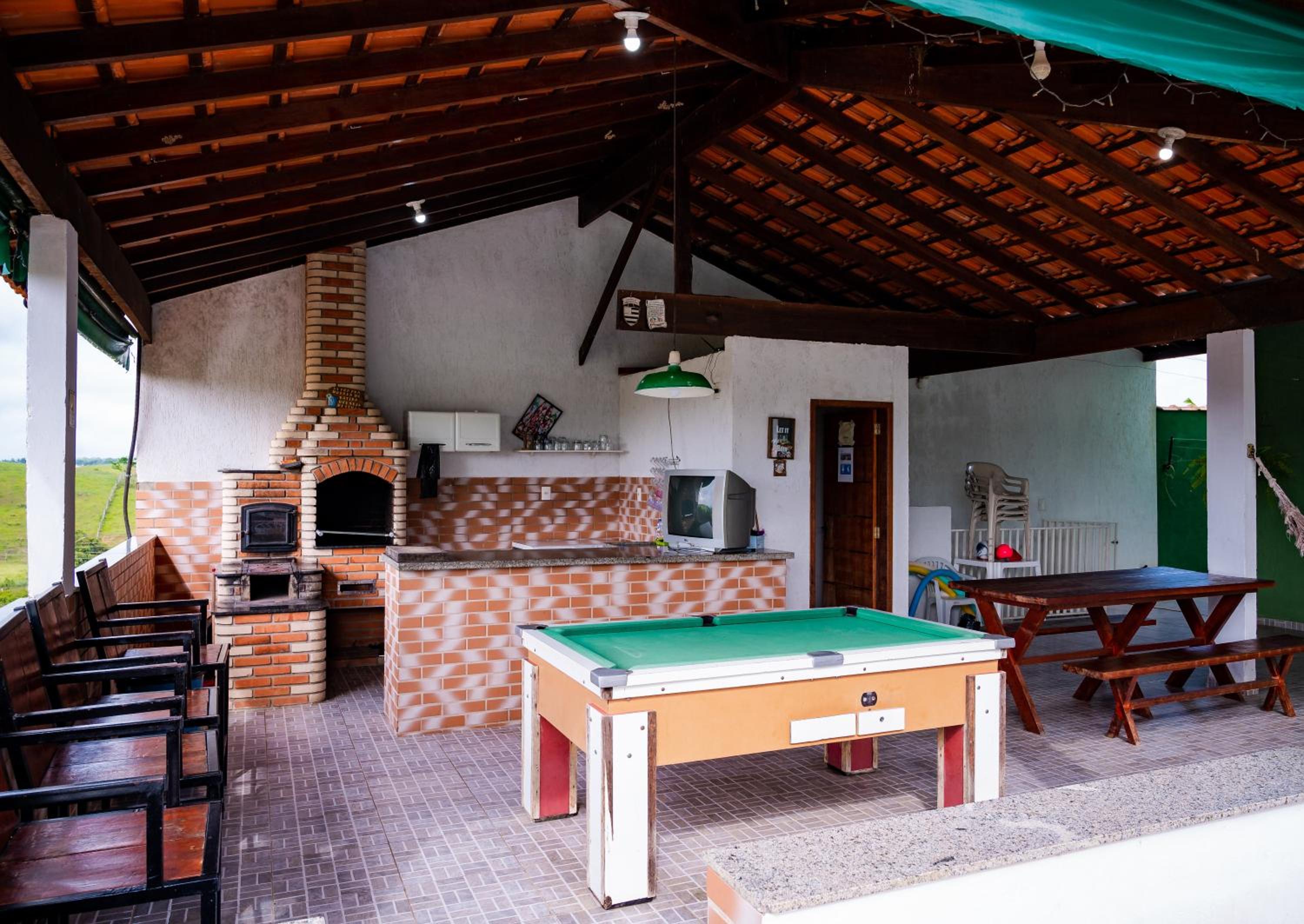 Casa familiar com piscina Penedo RJ