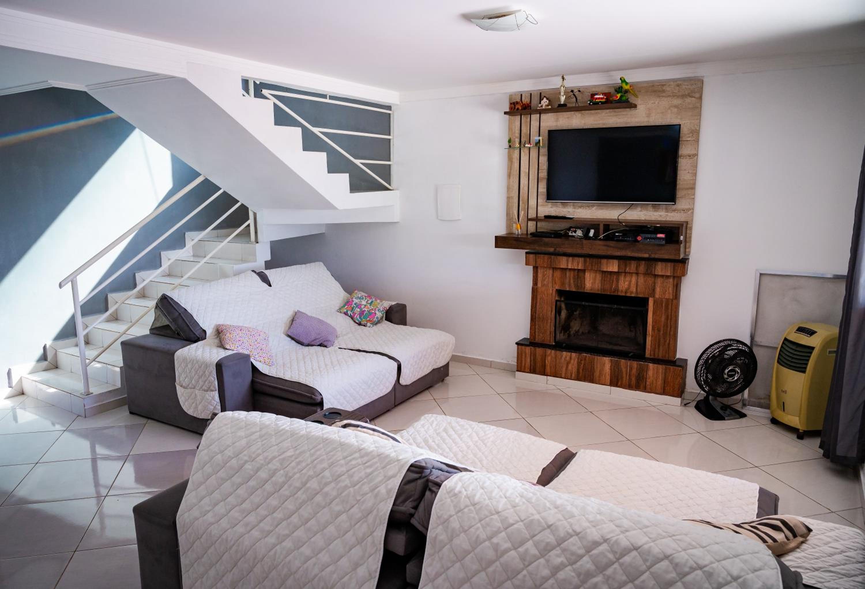 Casa familiar com piscina Penedo RJ