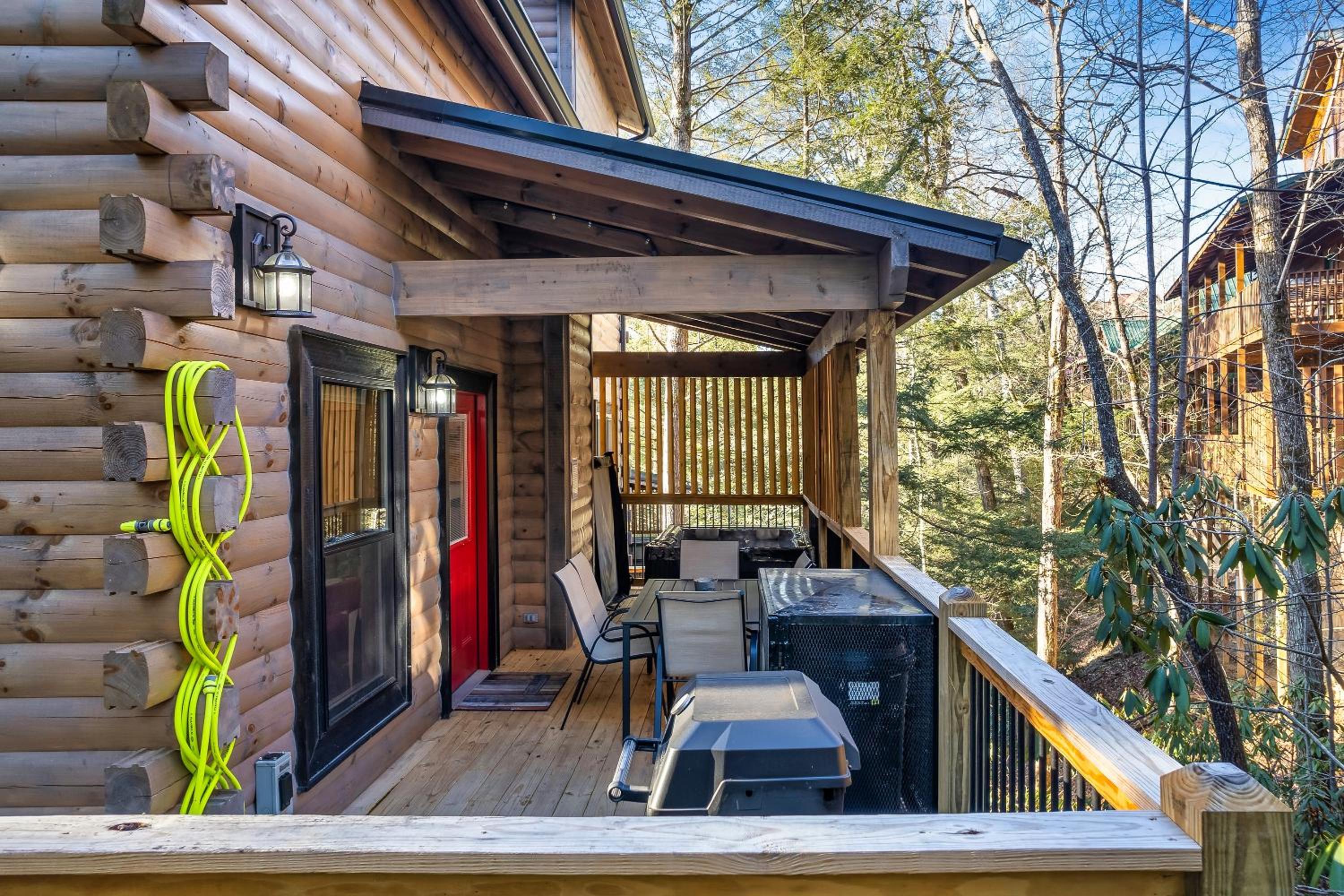 New Luxury Vacation Home Cabin in Smoky Gatlinburg - Theater Room view 5