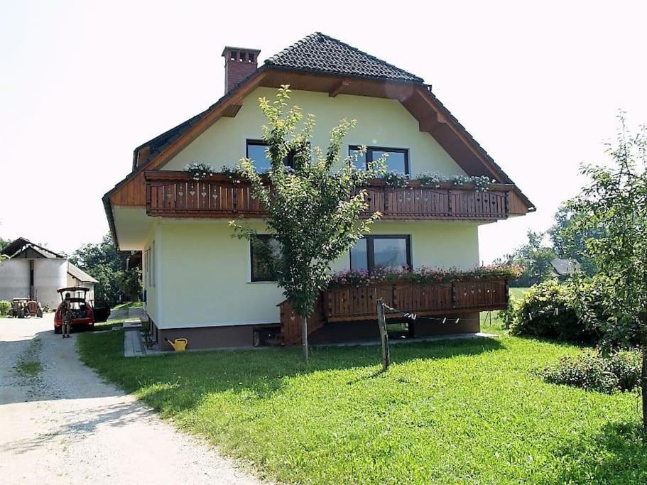 Farmhouse Apartment Happy Cow