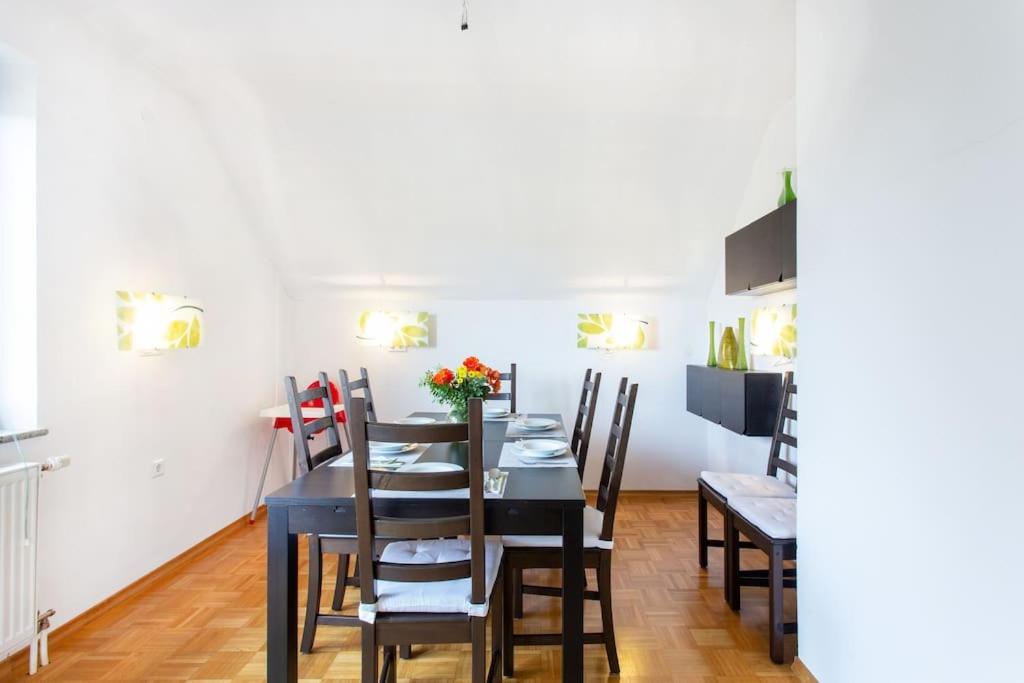 Farmhouse Apartment Happy Cow