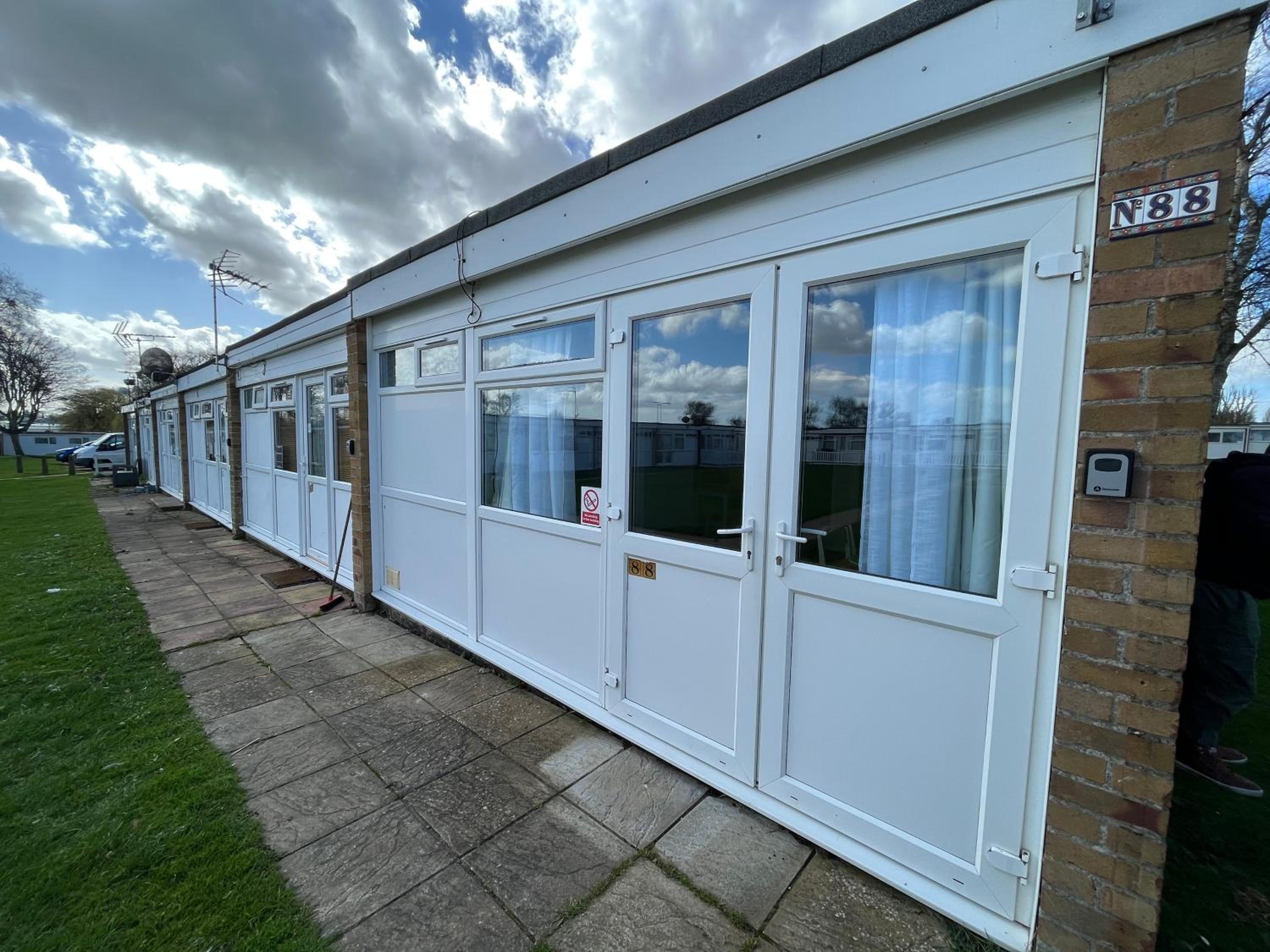 88, Two bed Chalet on Belle Aire Holiday Park - sleeps 5, pet friendly, bed linen and towels included plus onsite entertainment available