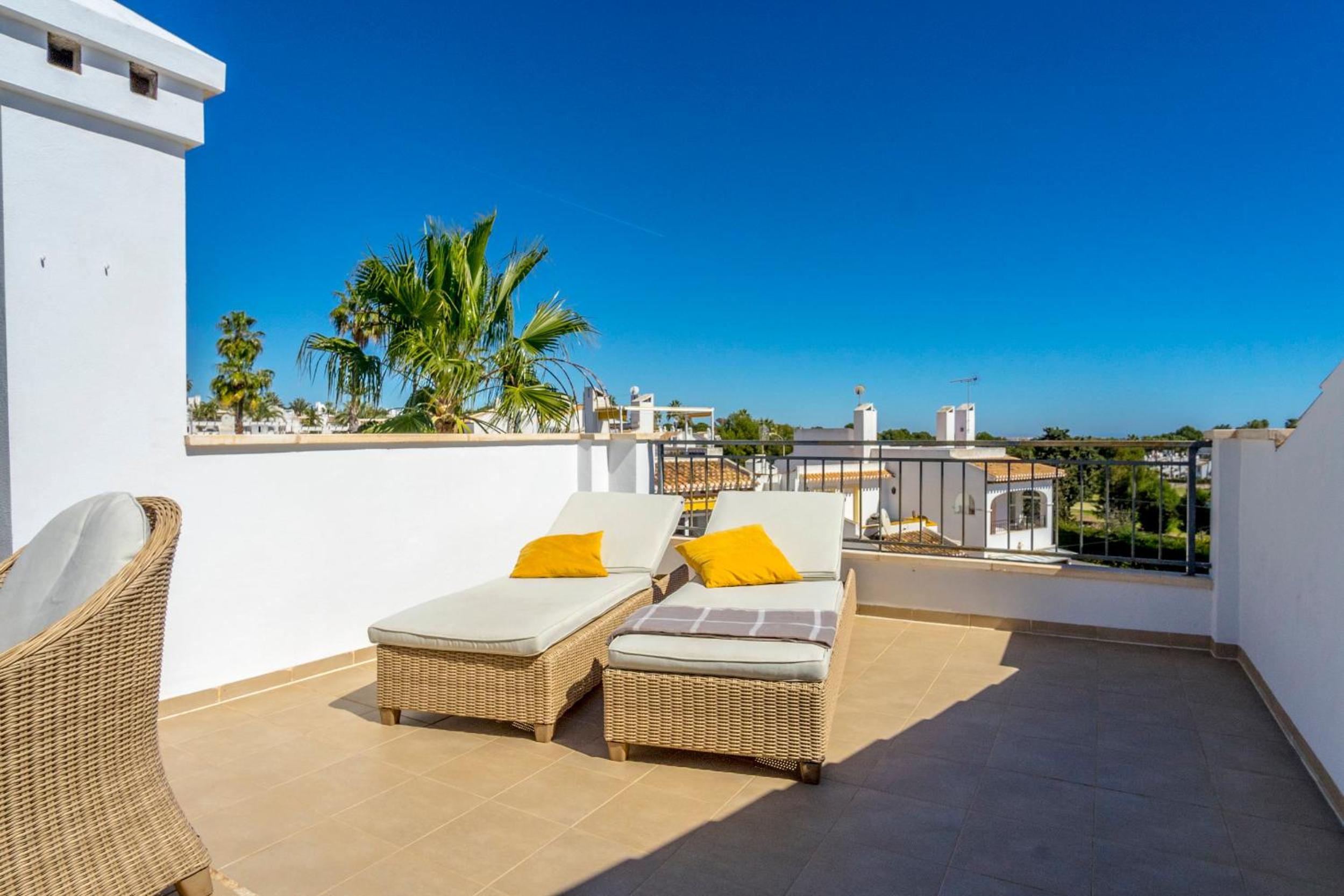 CB Living - Cosy loft with terrace, Villamartin view 2