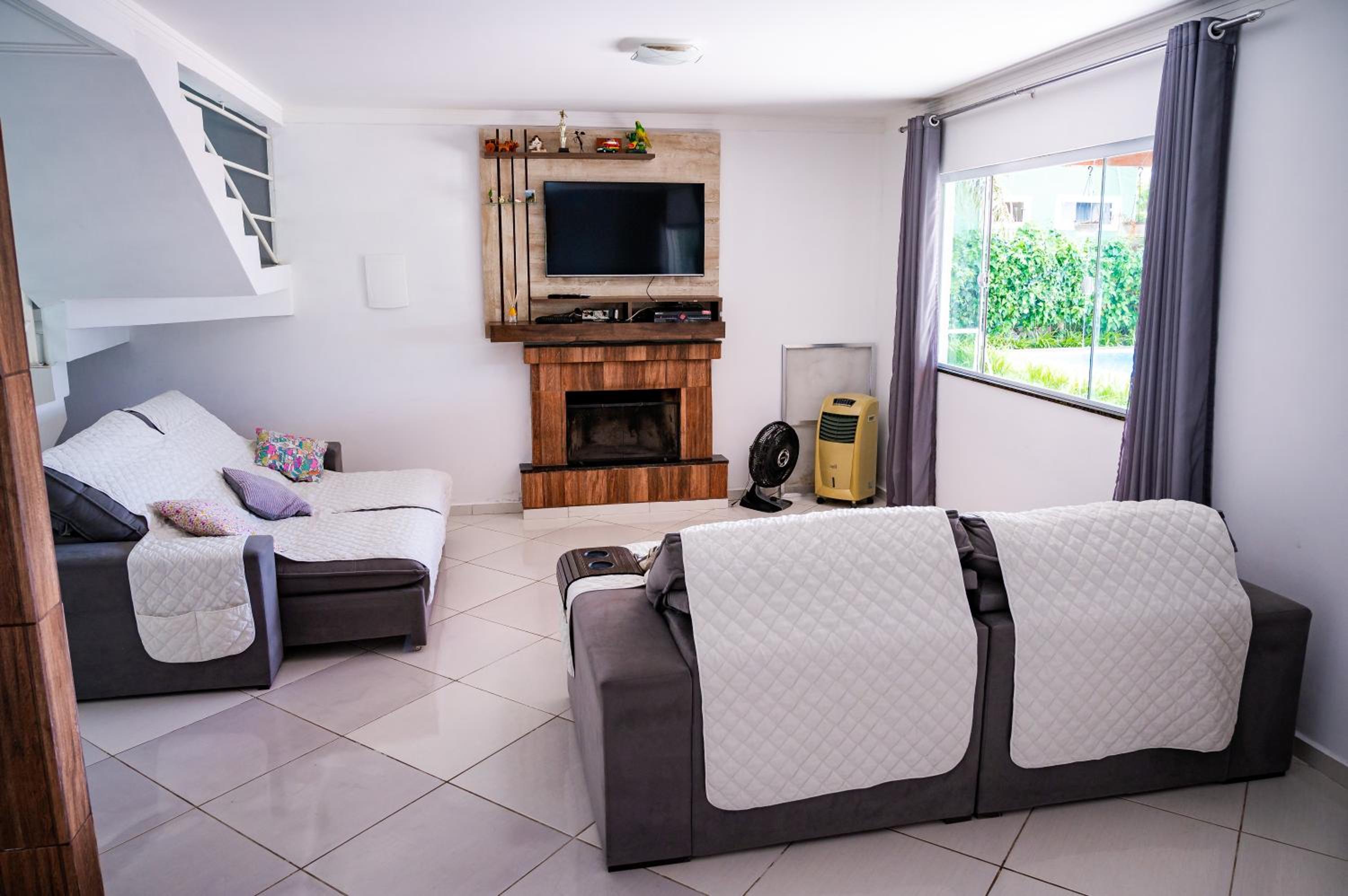 Casa familiar com piscina Penedo RJ