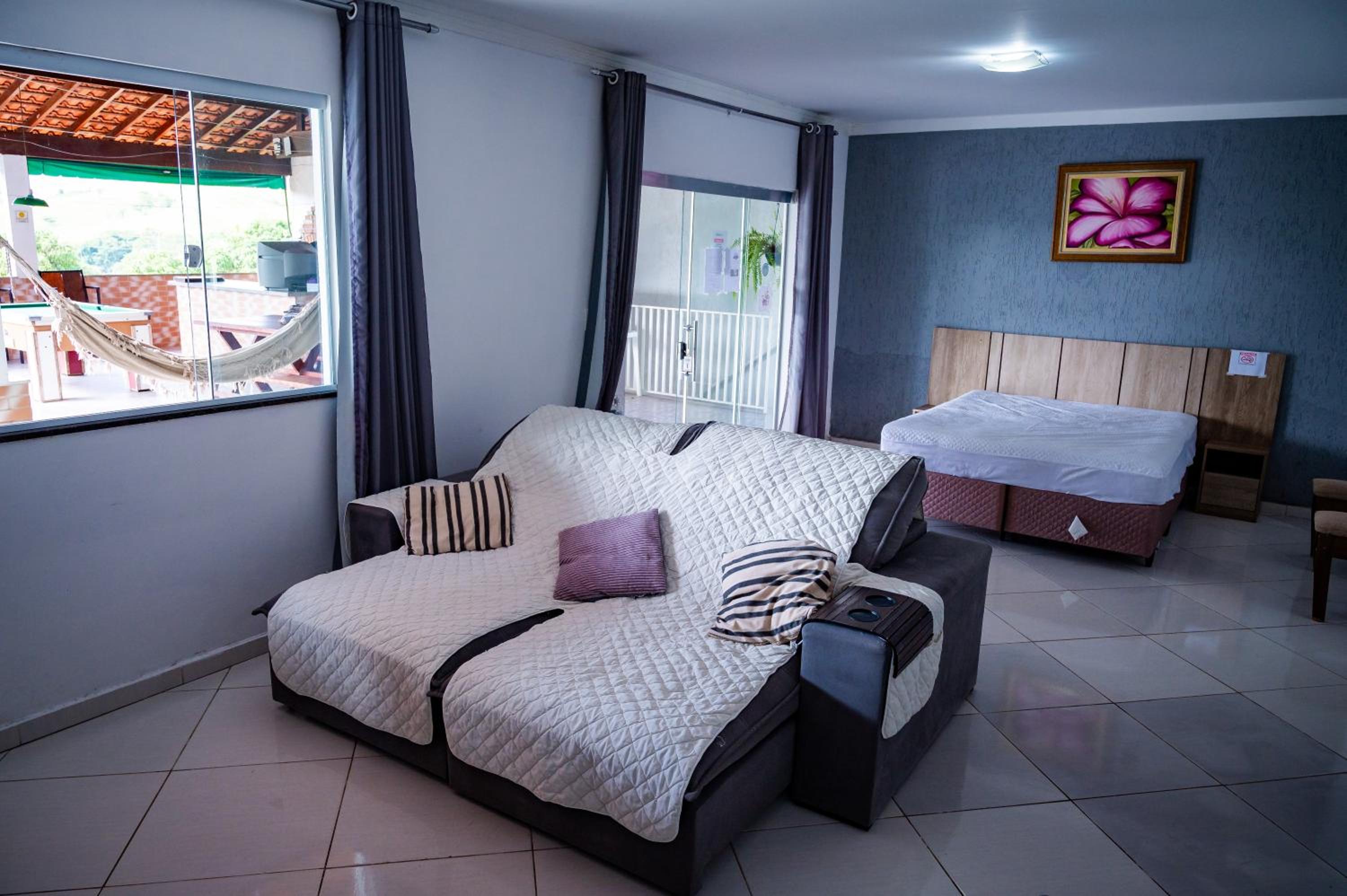 Casa familiar com piscina Penedo RJ