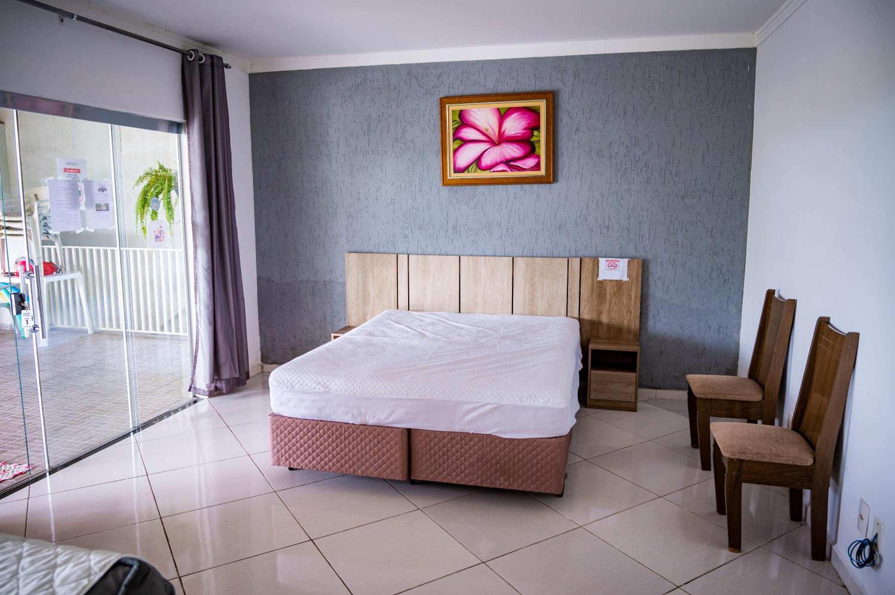 Casa familiar com piscina Penedo RJ