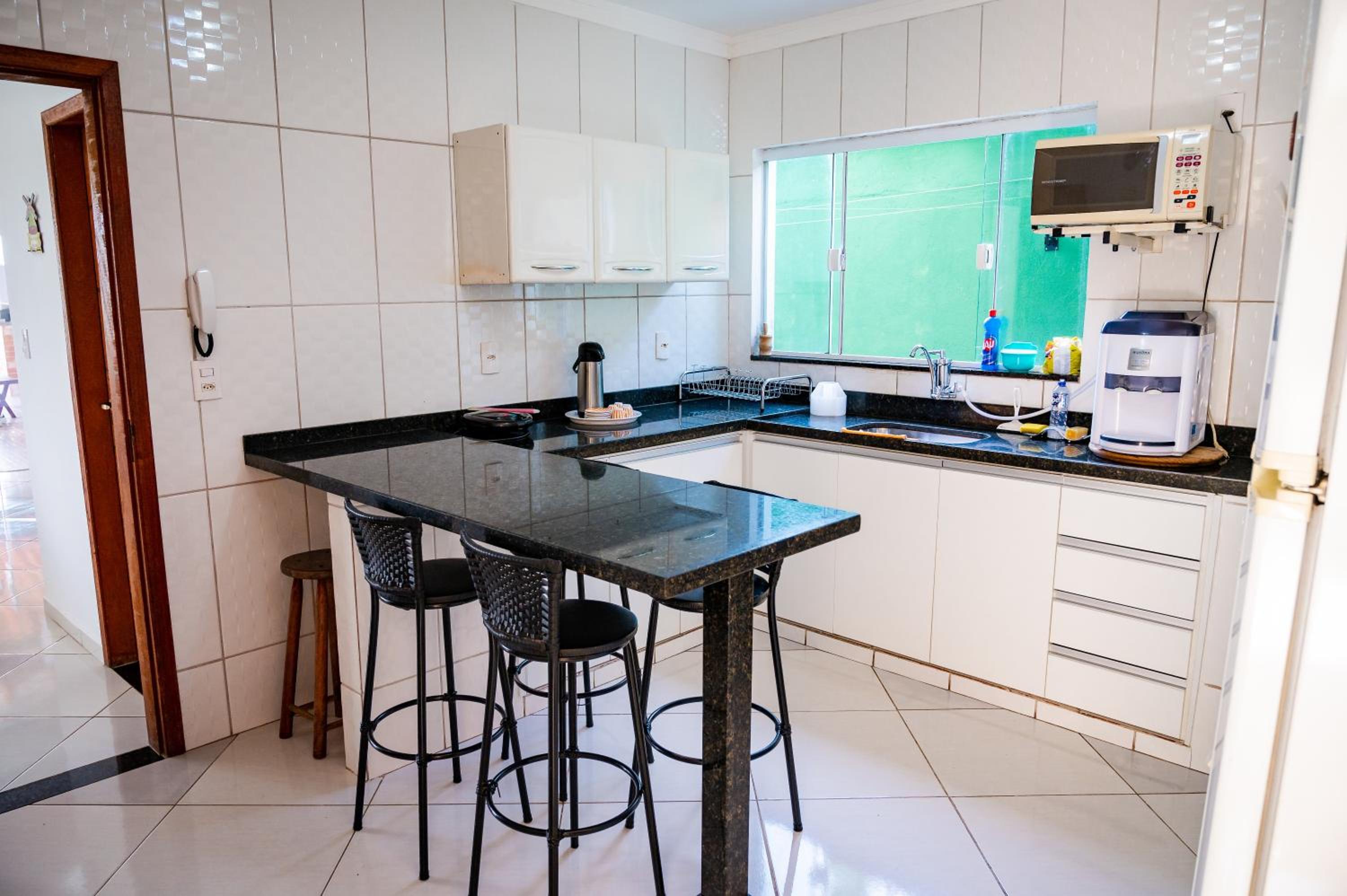 Casa familiar com piscina Penedo RJ