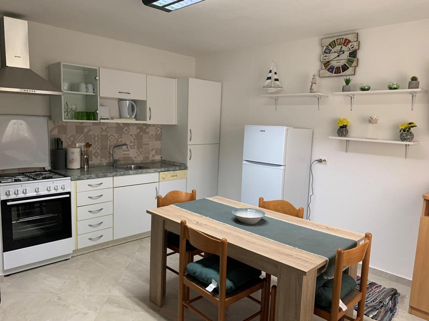 Linda Apartments Zambrattia view 5
