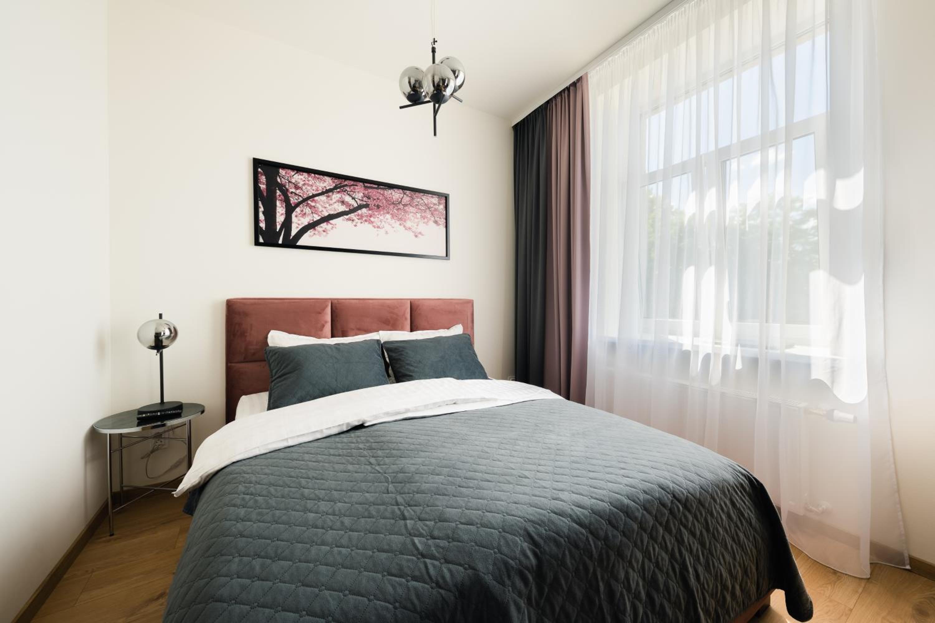 West In Apartment view 4
