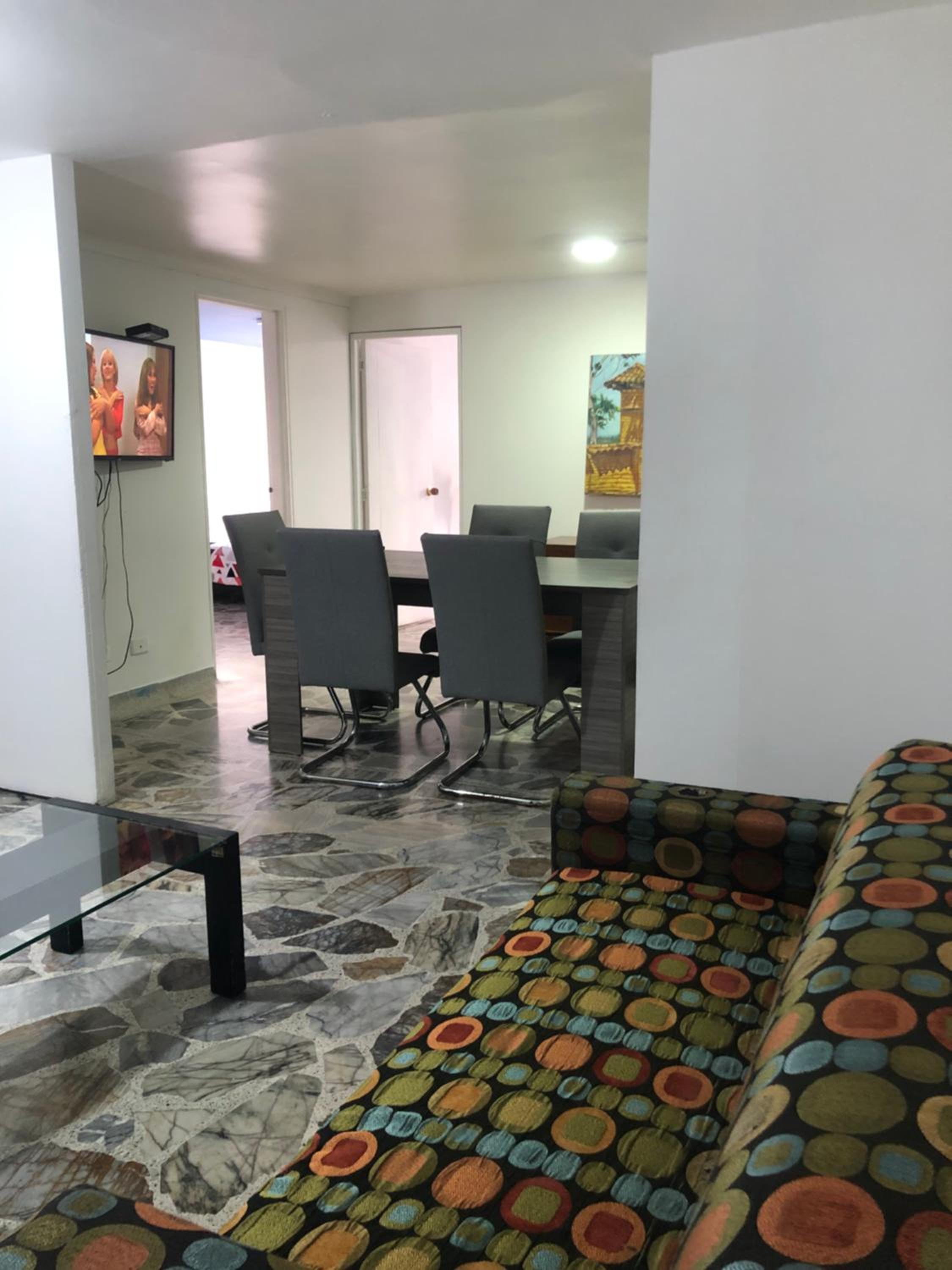 Apartamento cómodo en laureles, grande, céntrico ,bien ubicado Apto203