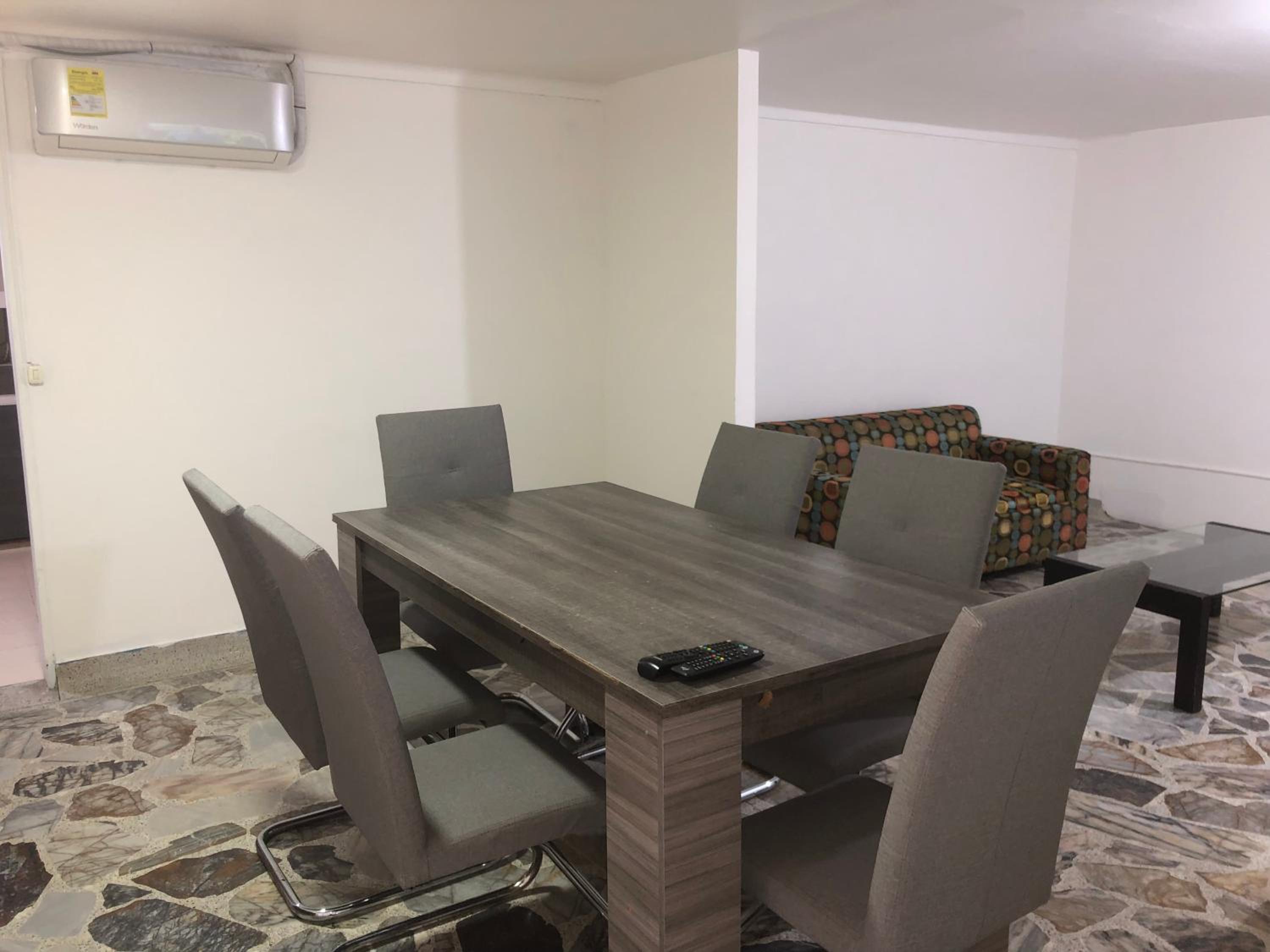 Apartamento cómodo en laureles, grande, céntrico ,bien ubicado Apto203