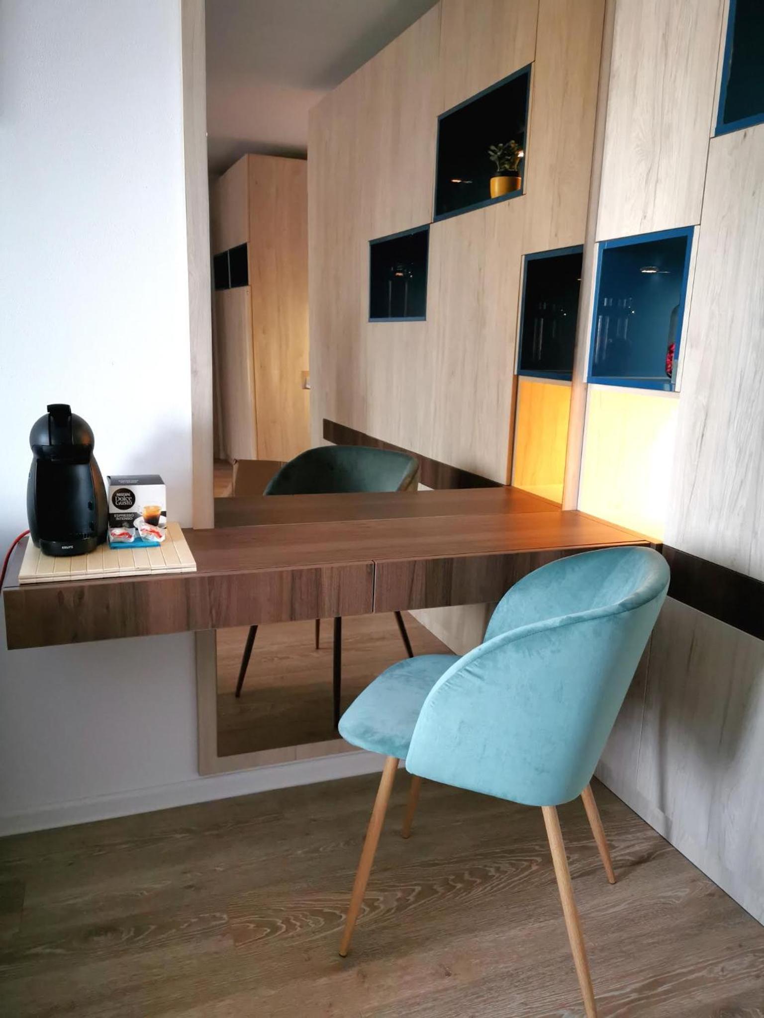 Modern Studio Coresi Residence