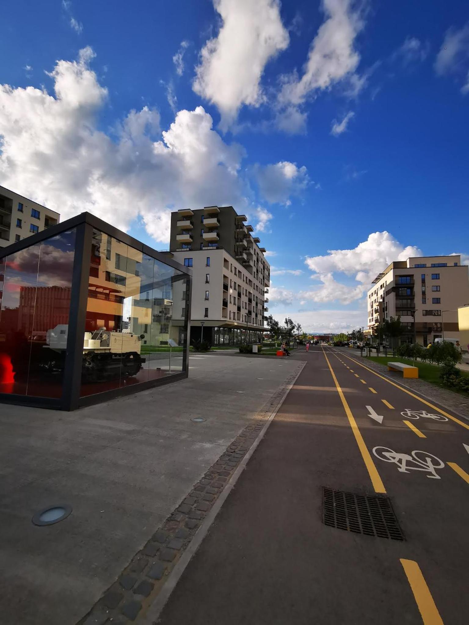 Modern Studio Coresi Residence