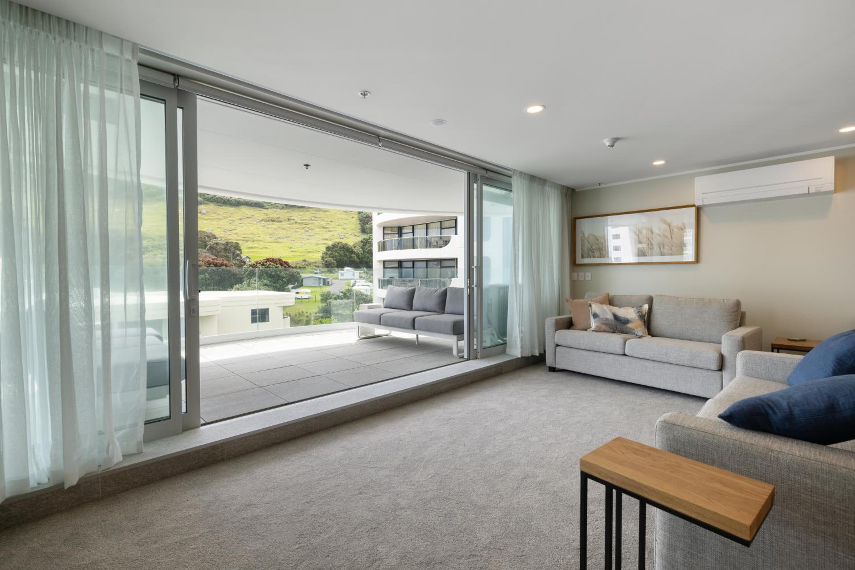 Spacious Oceanside Oasis view 5