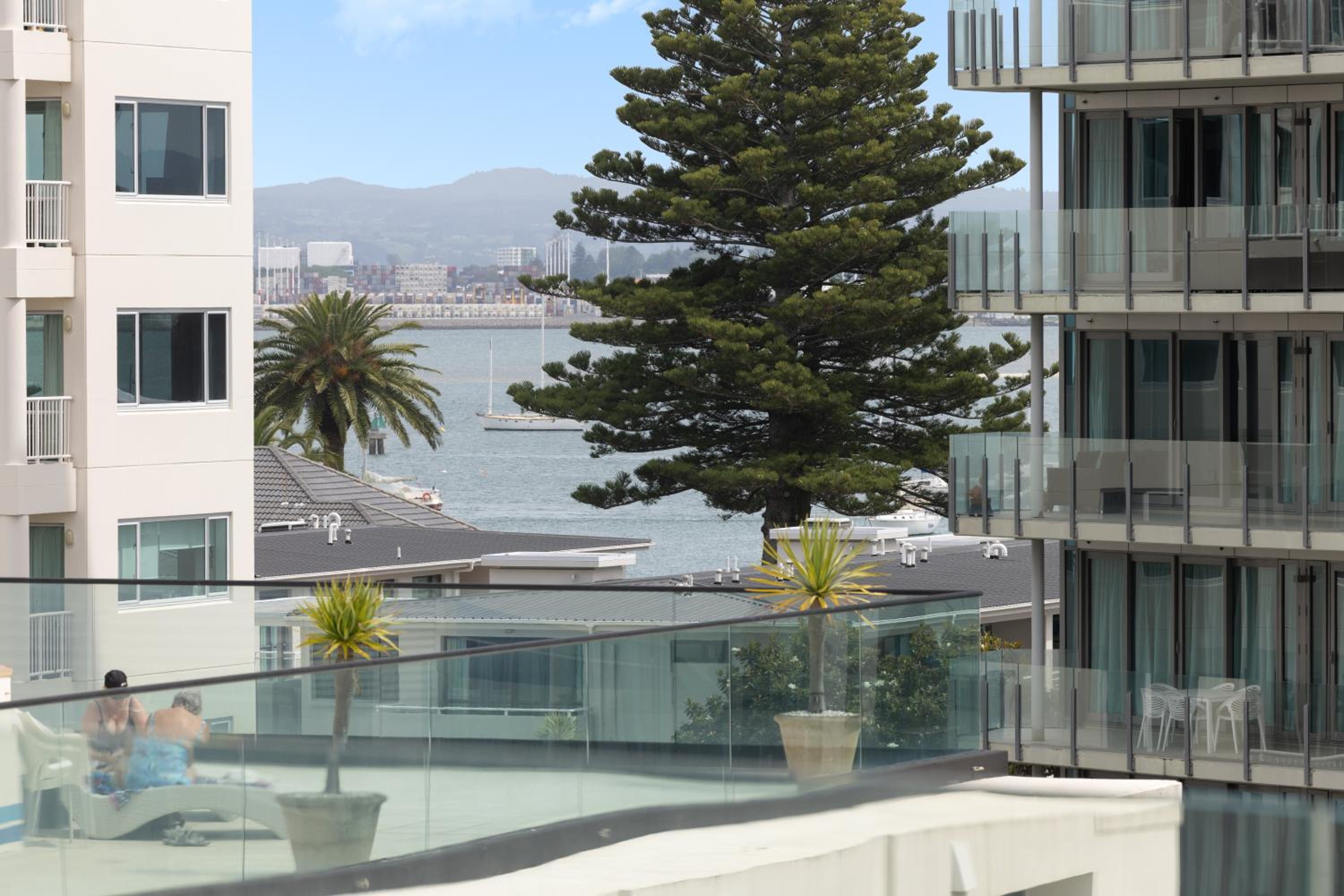 Spacious Oceanside Oasis view 3
