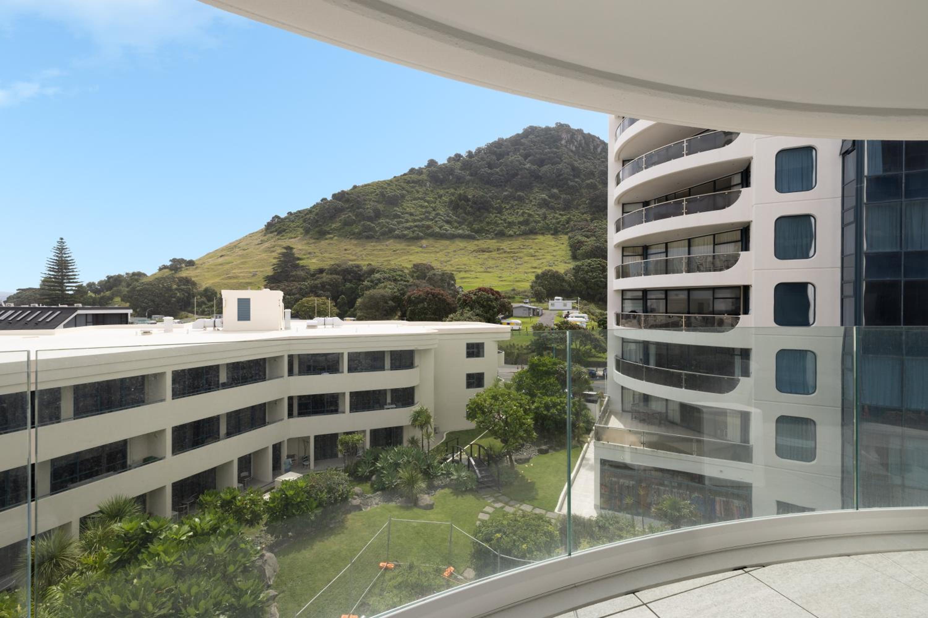 Spacious Oceanside Oasis view 2